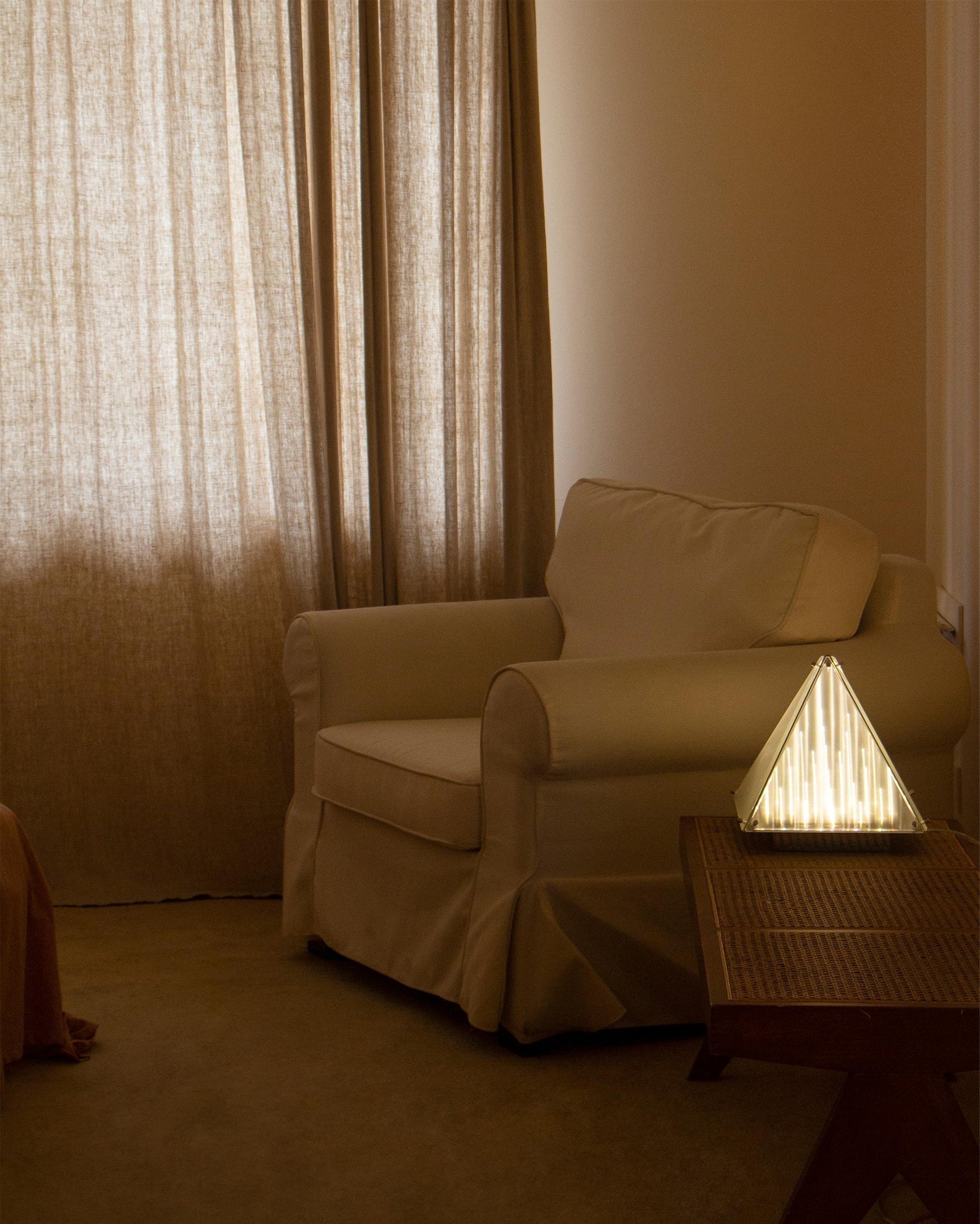 Lumoielle Table Lamp