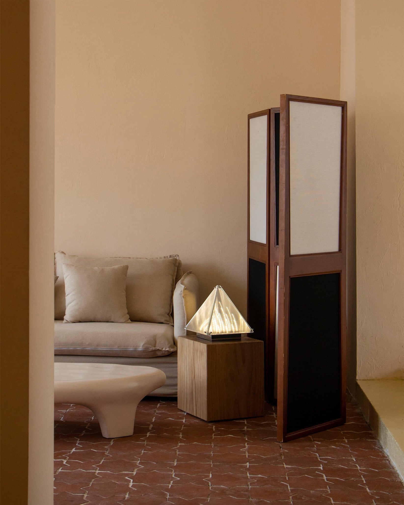 Lumoielle Table Lamp