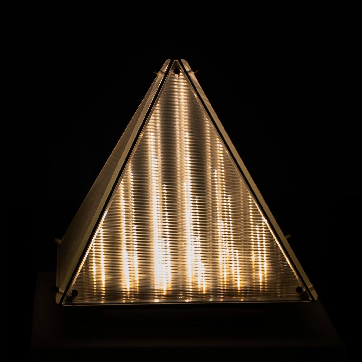 Lumoielle Table Lamp