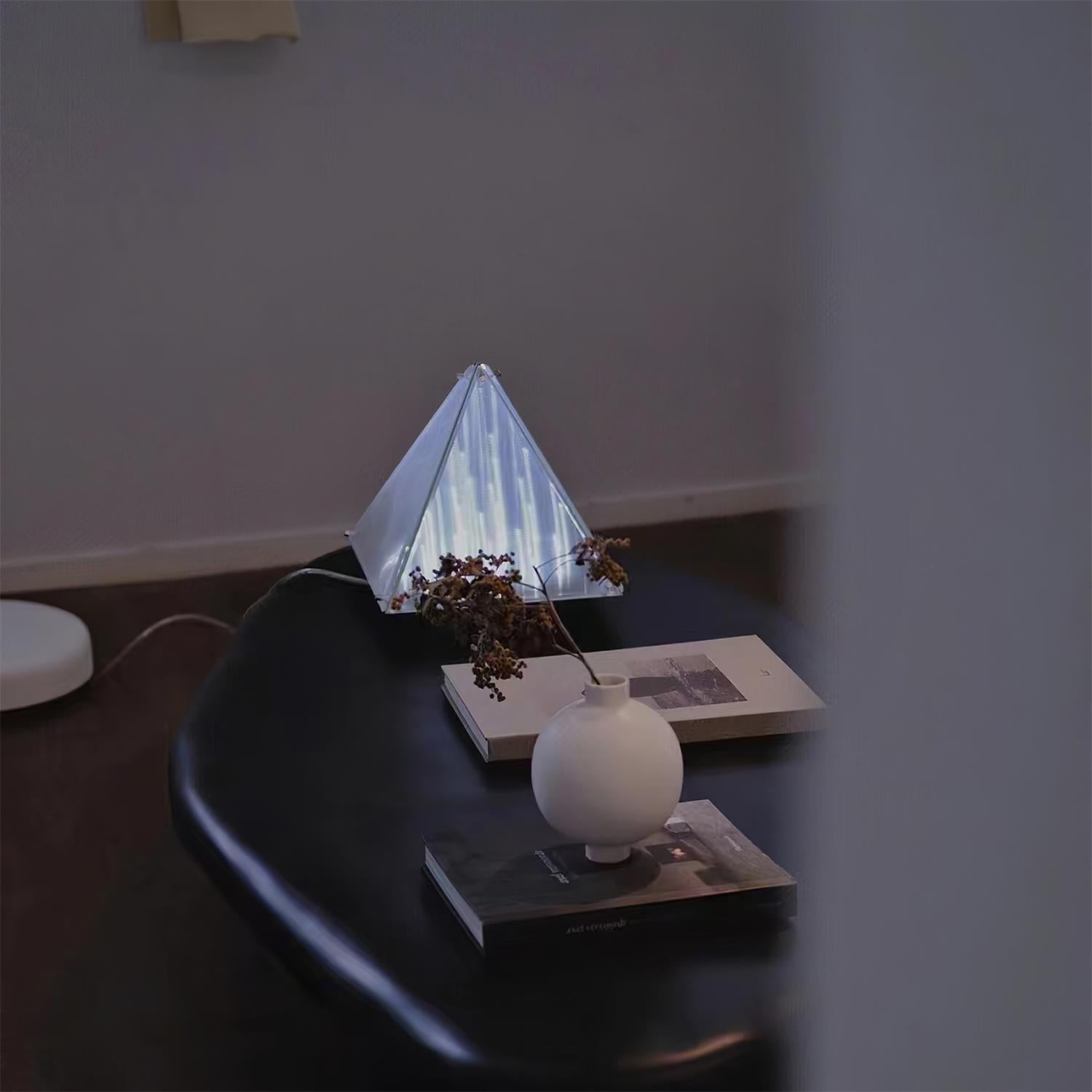 Lumoielle Table Lamp