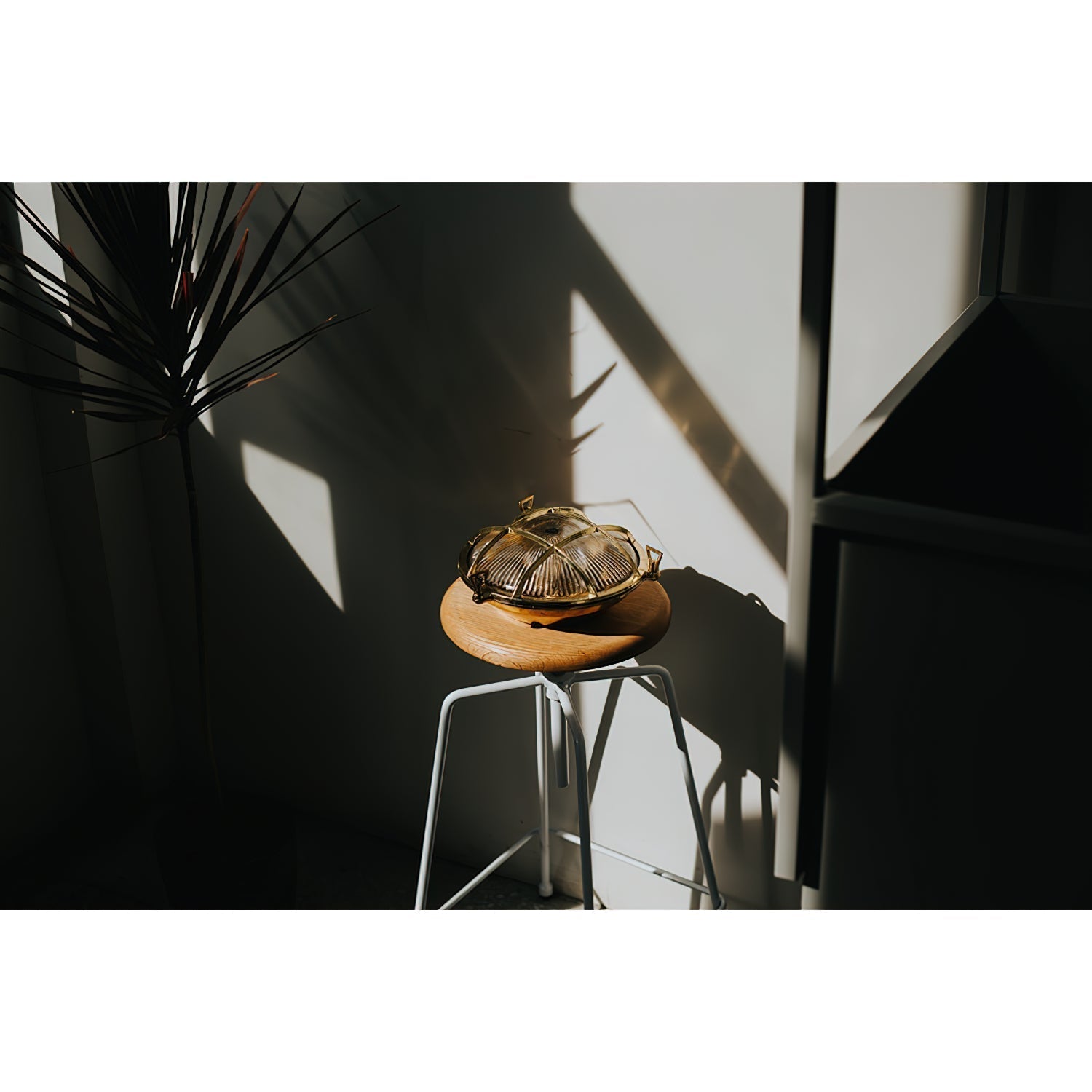 Erthearis Vintage Brass Bunker Sconce Wall Lamp