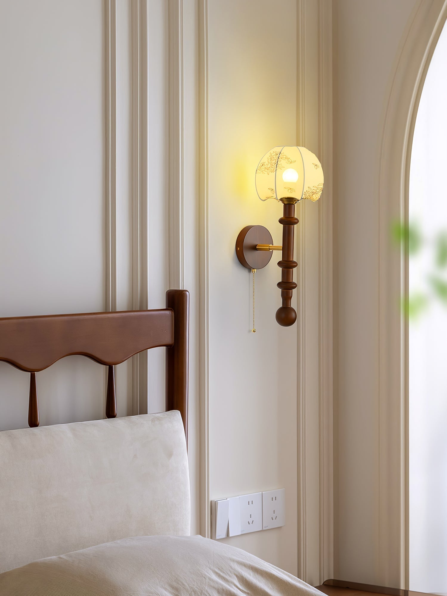 Hilda Roma Elegance Wood Sconce Wall lamp