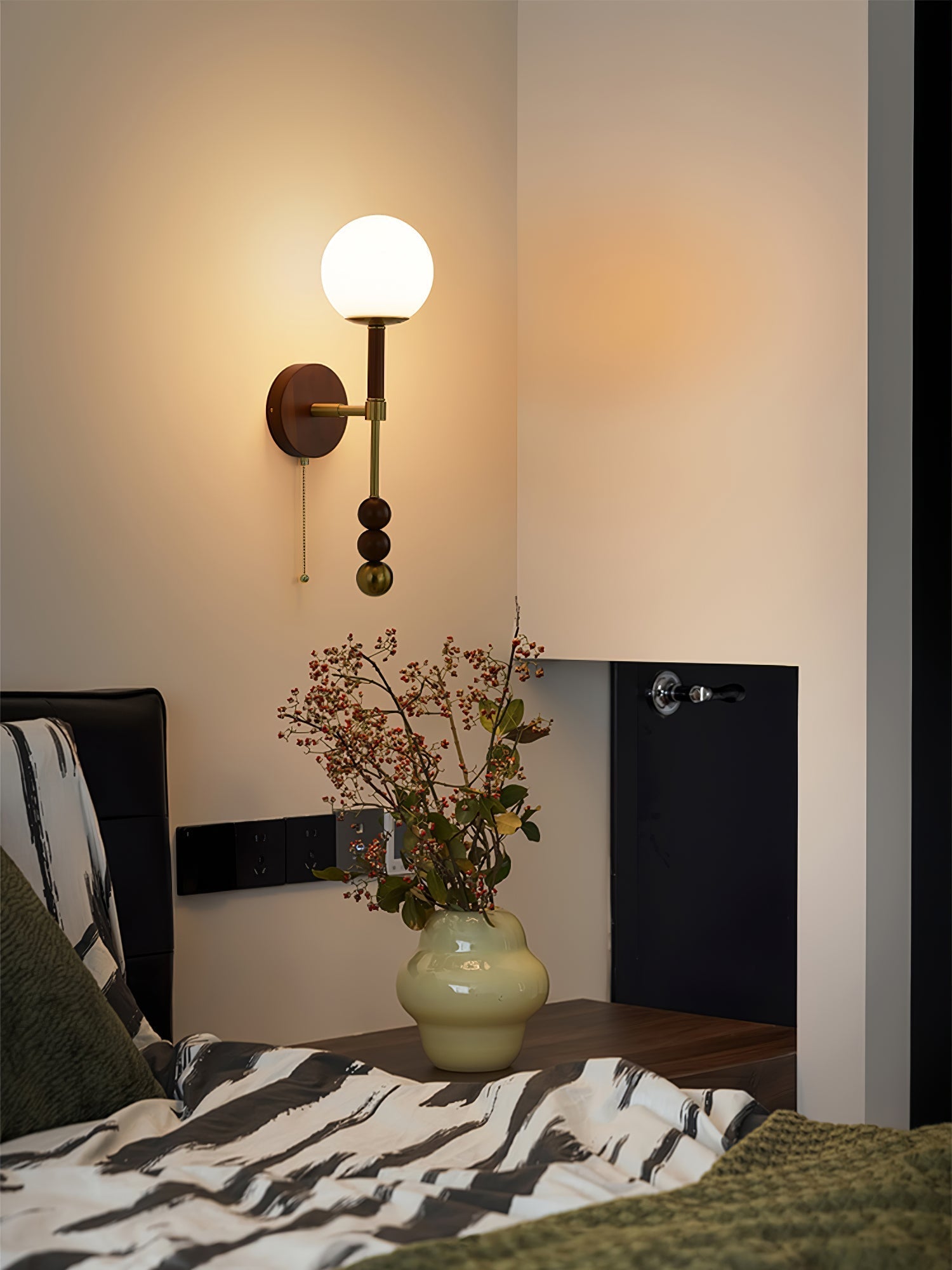 Hilda Roma Elegance Wood Sconce Wall lamp