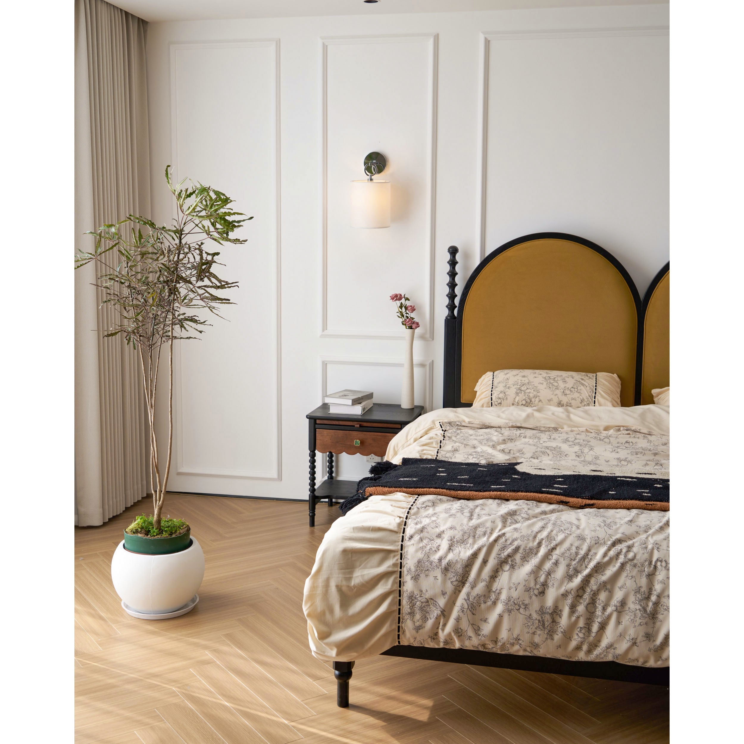 Dovercrest Circle Indoor Wall Light