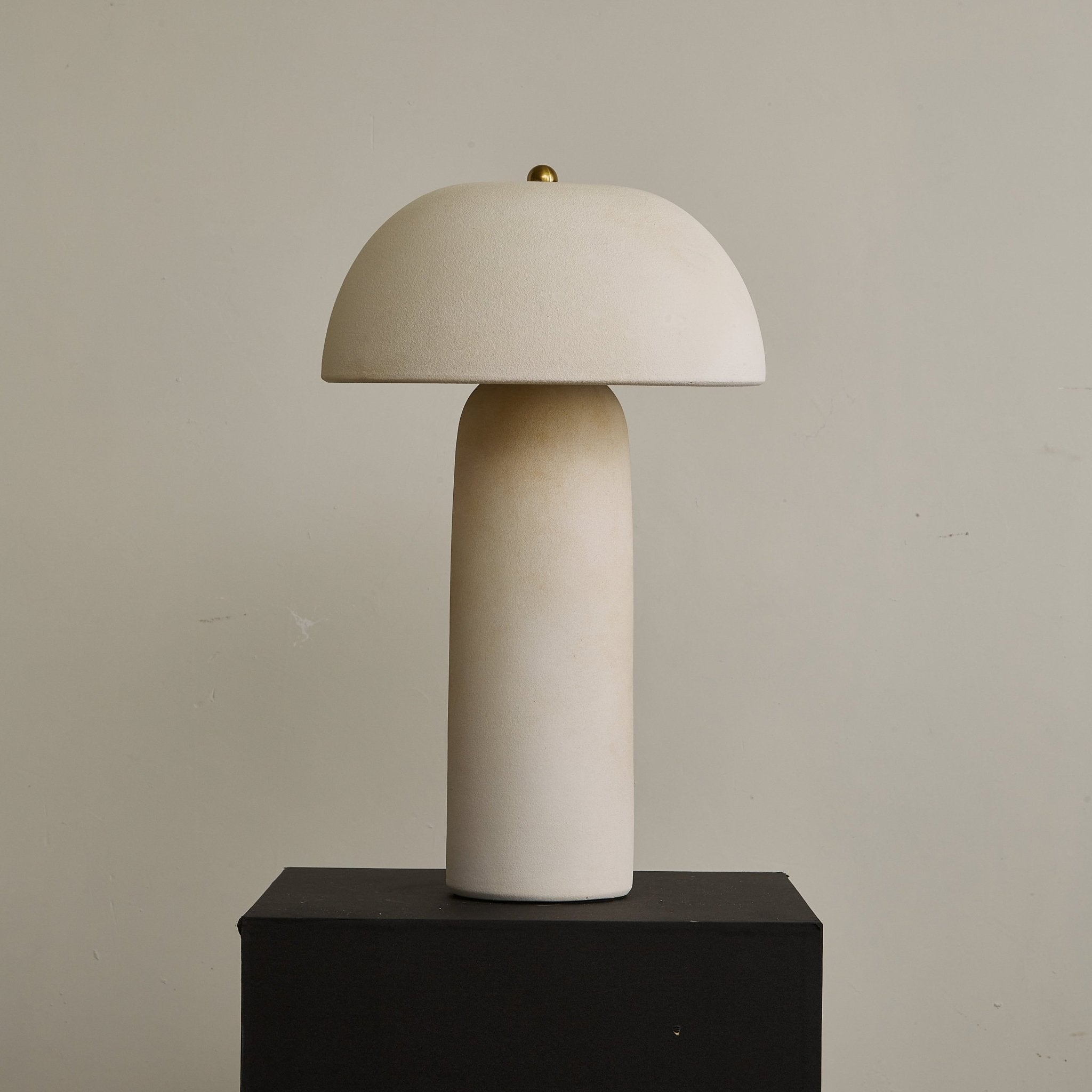 Brolen Ceramic Minimalist Table Lamp