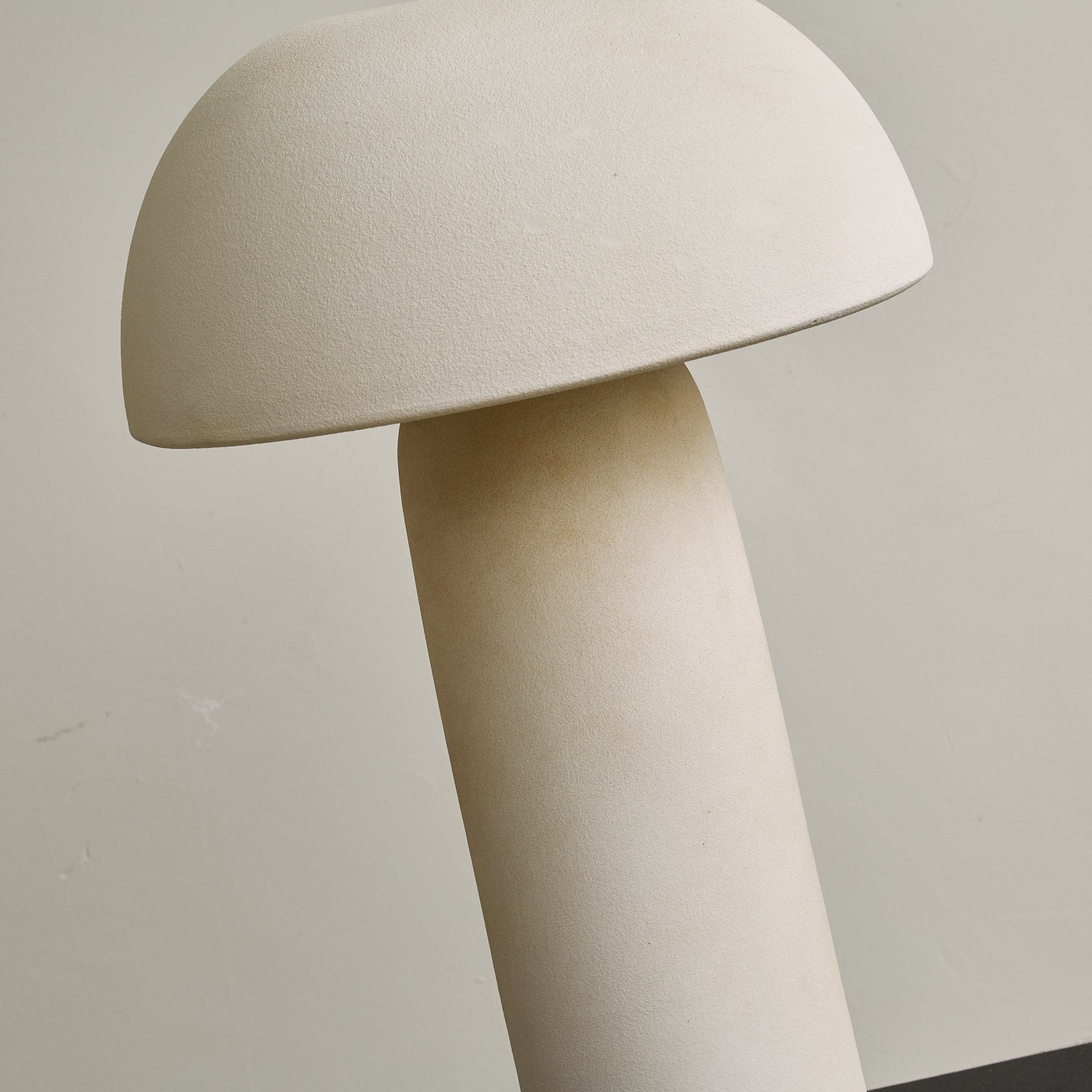 Brolen Ceramic Minimalist Table Lamp