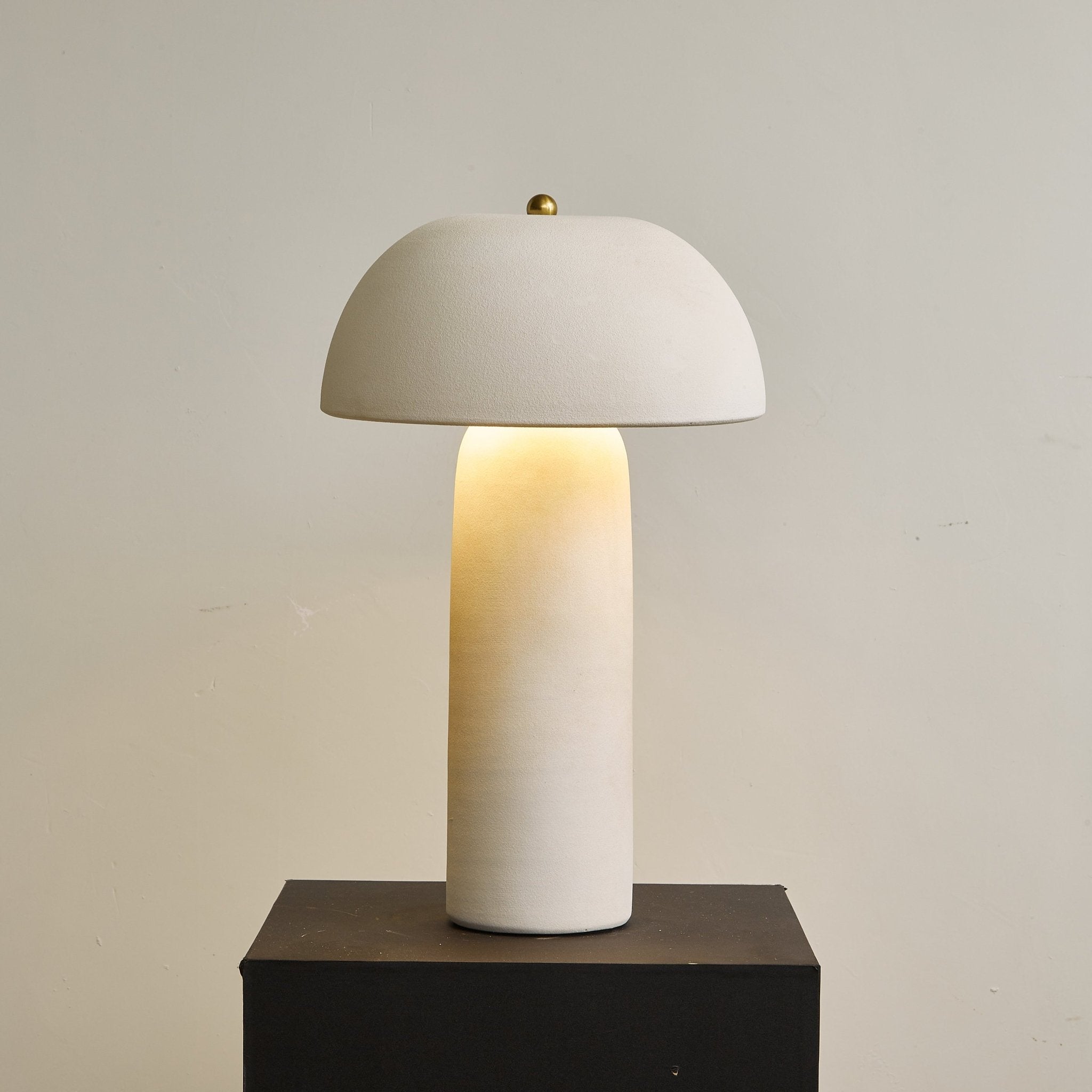 Brolen Ceramic Minimalist Table Lamp