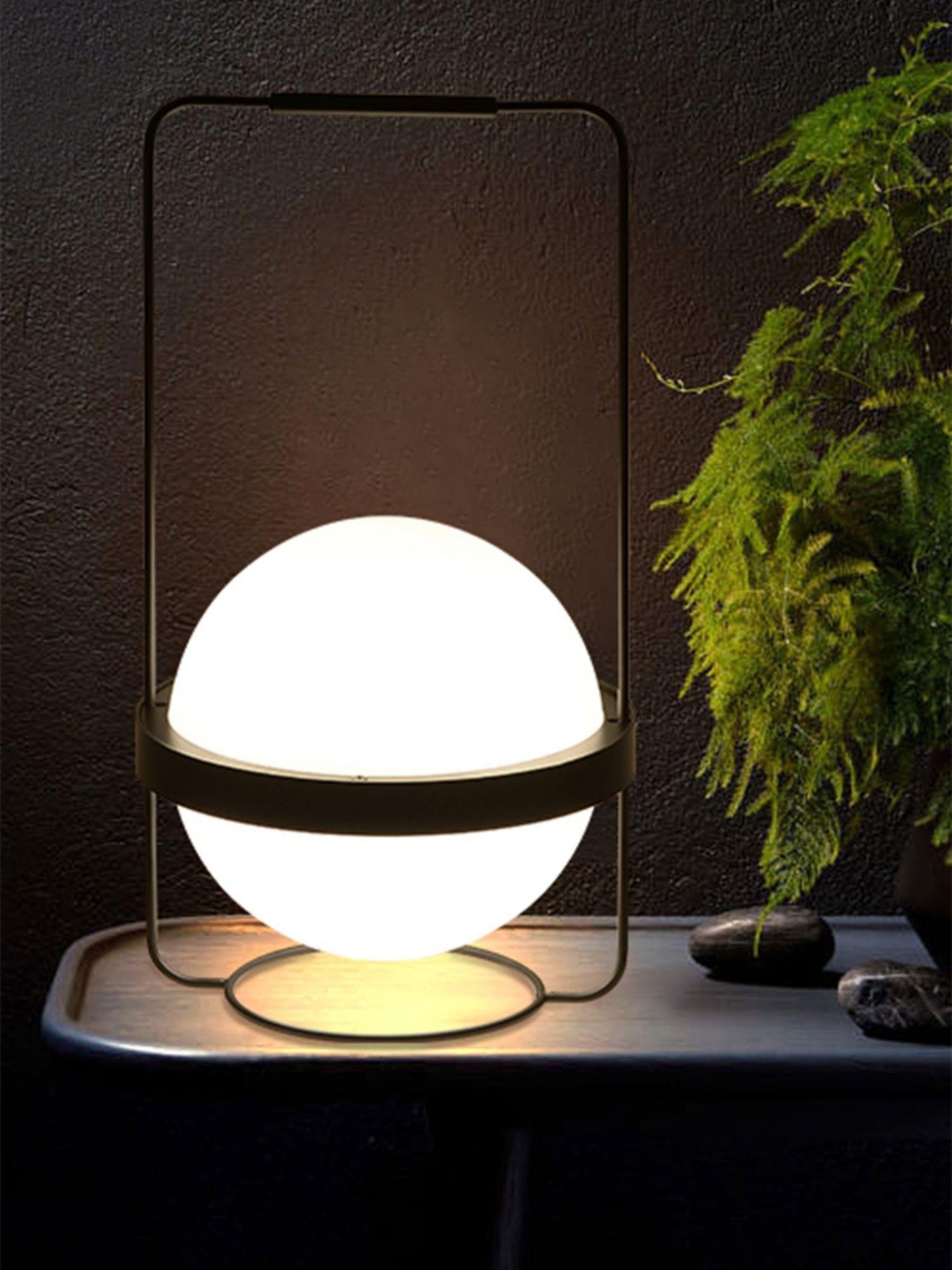 Avenalelia Contemporary Table Lamp
