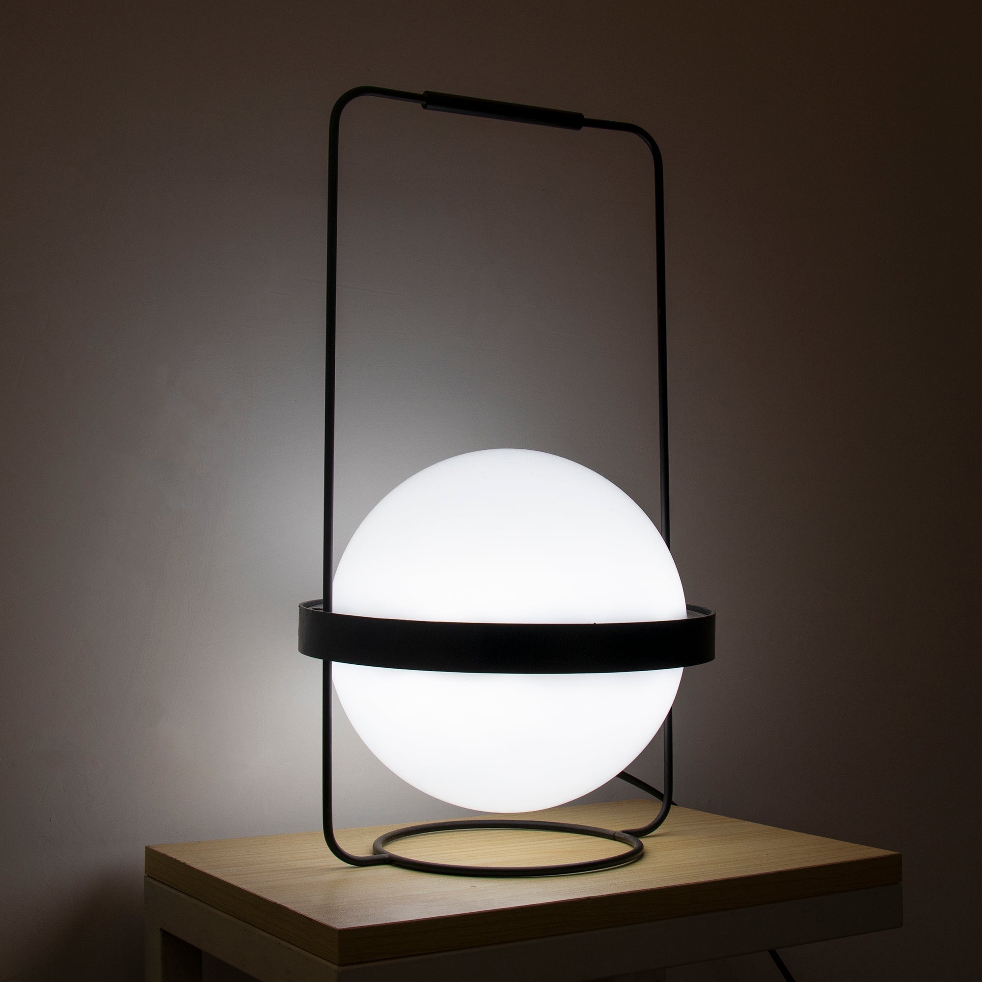 Avenalelia Contemporary Table Lamp