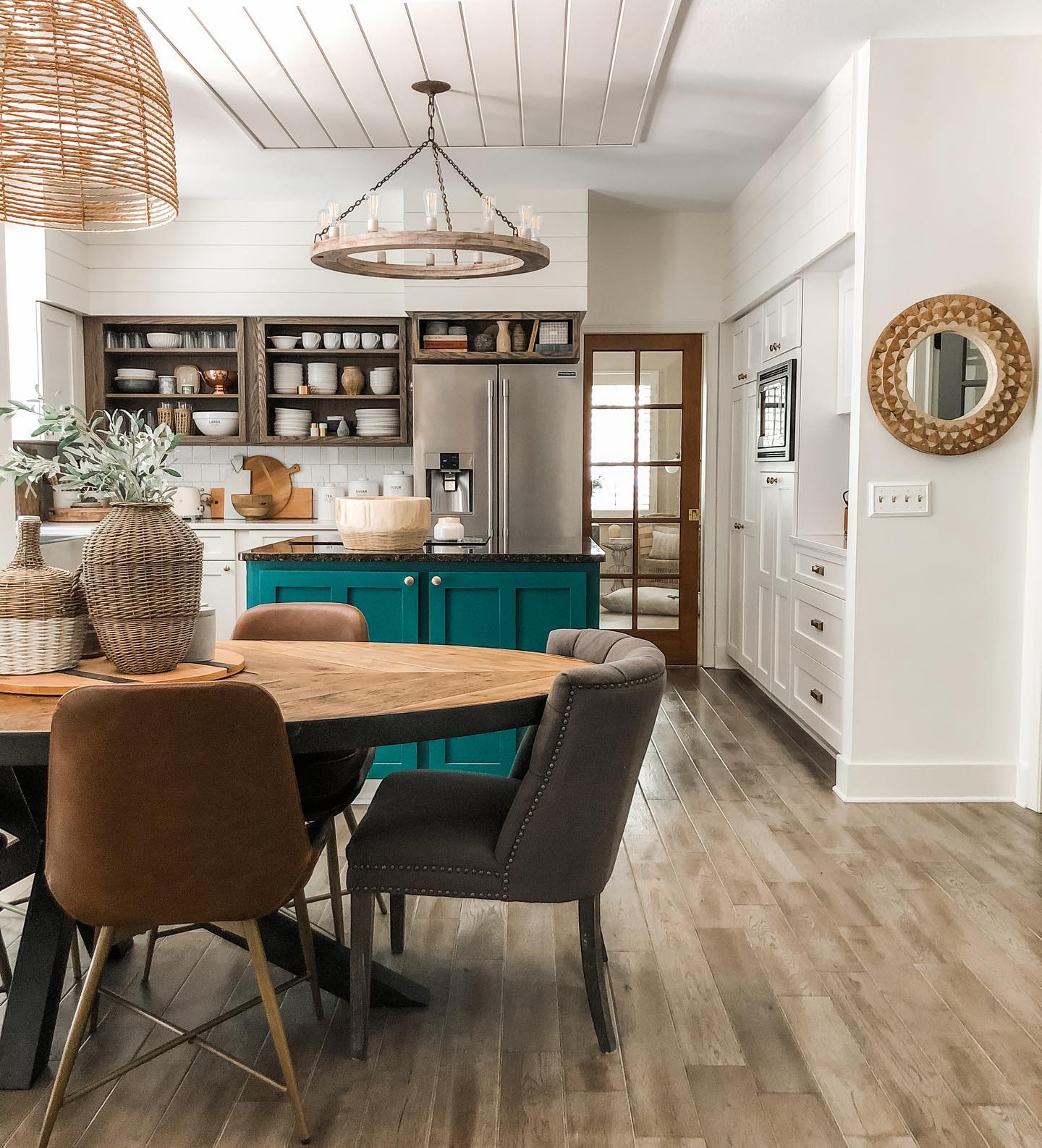 Rinorena Wood Chandelier