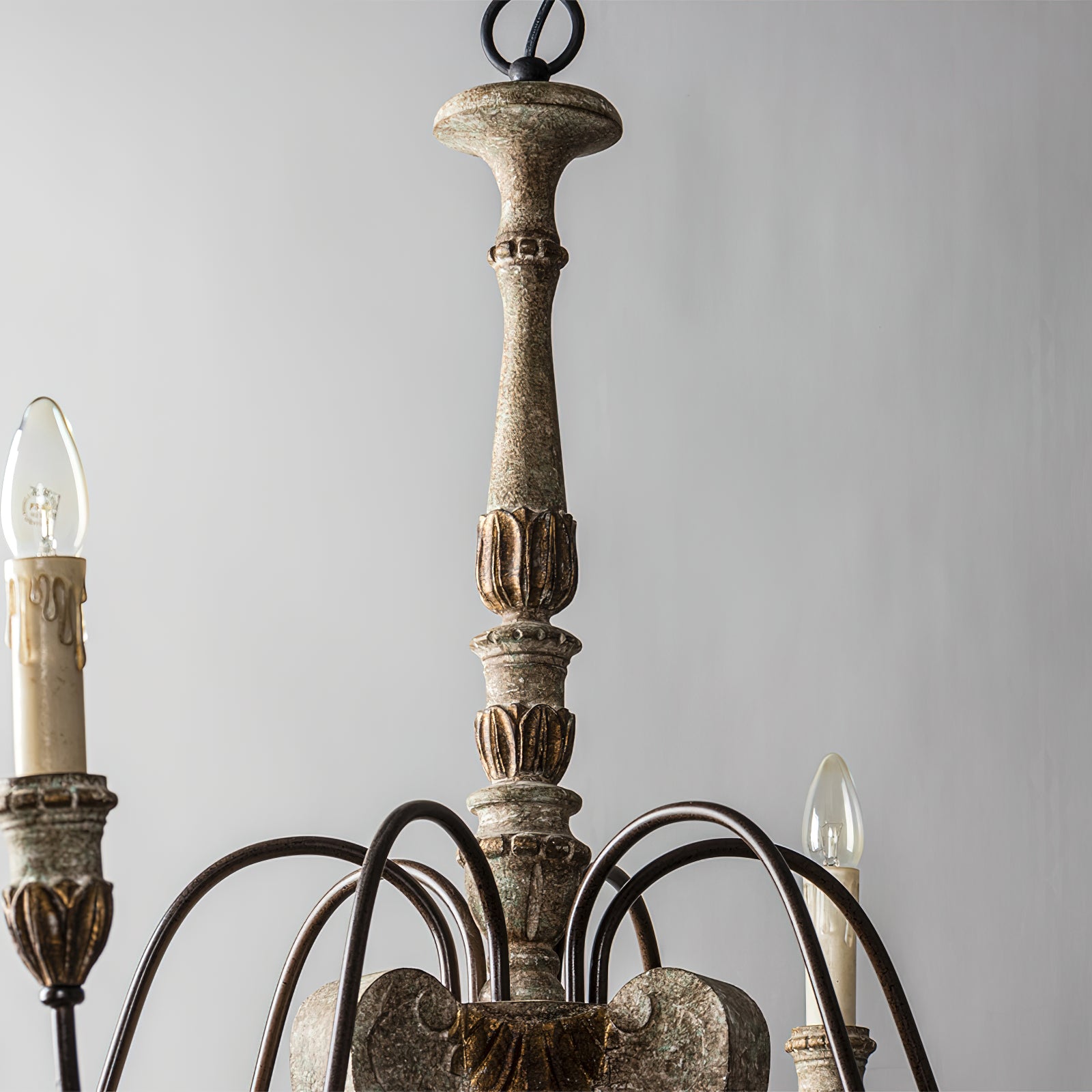 Aveneriel Solid Chandelier