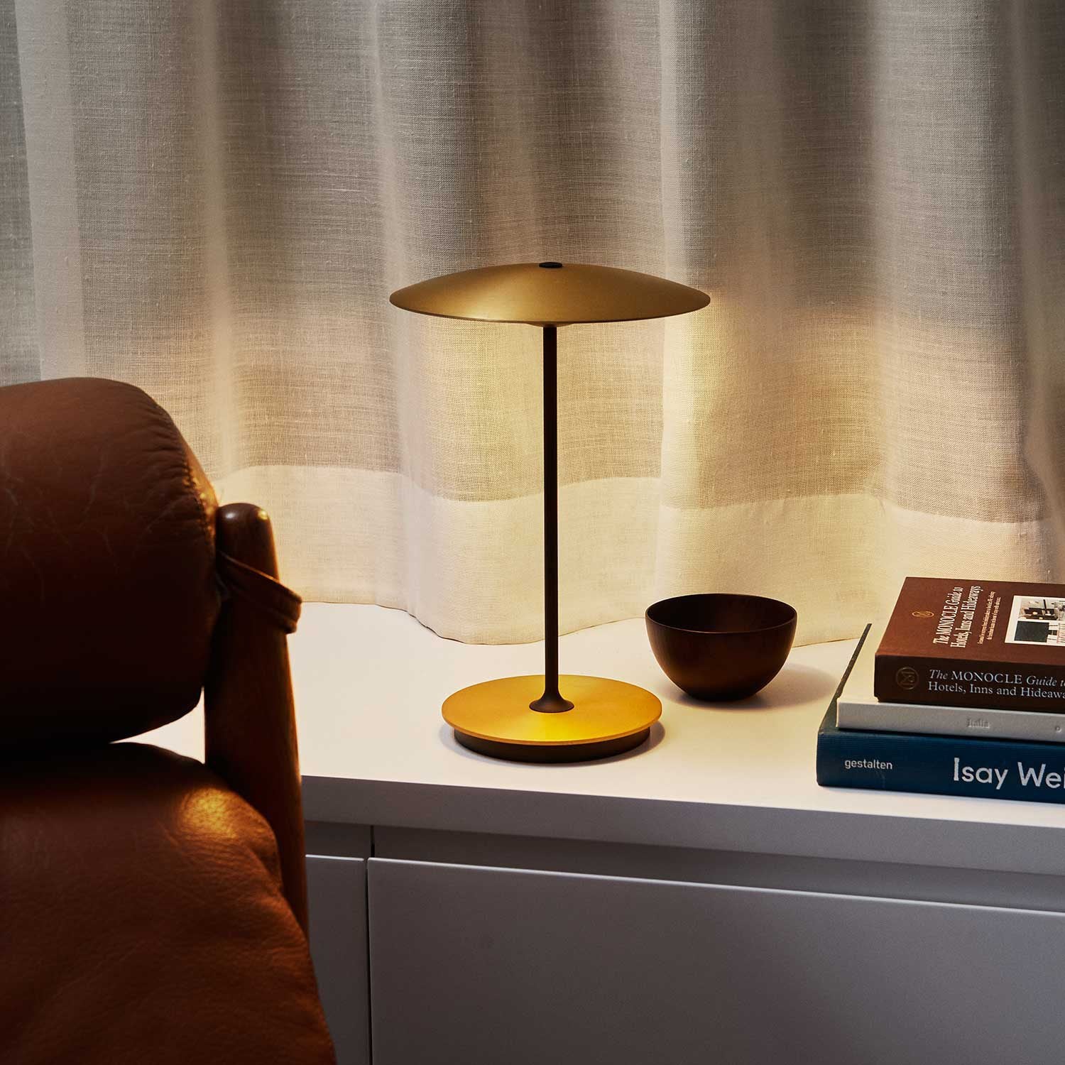 Elaarelia Table Light Slim Minimalist