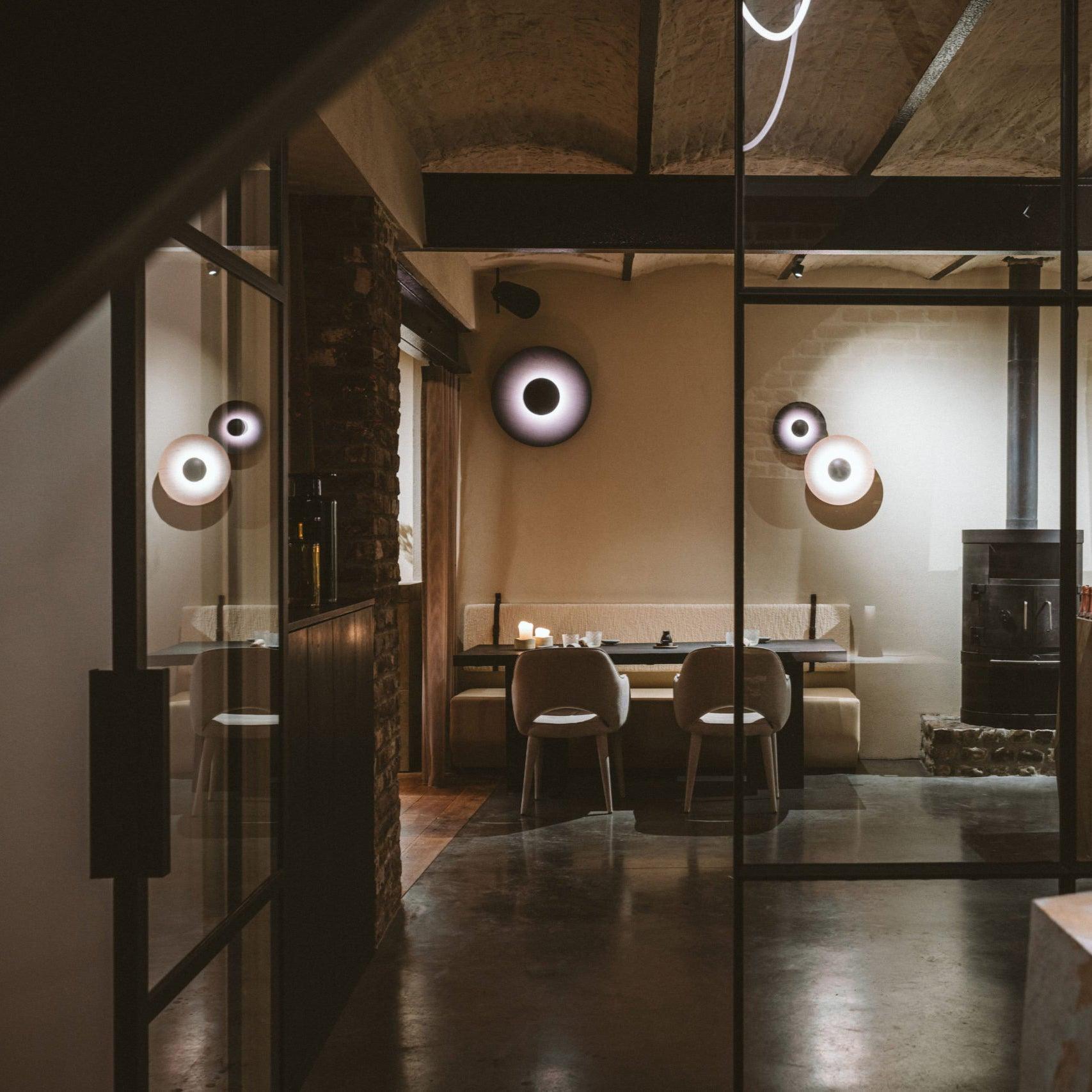 Erlirora Simplicity Glow Plug-in Wall Light