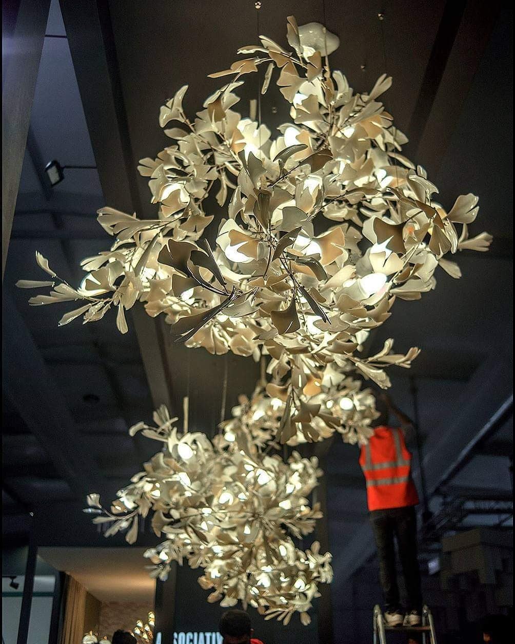 Eurzoris Gingko Leaf Chandelier