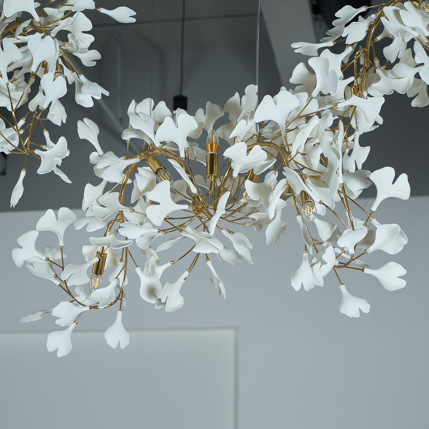 Ririxel Pendant Lamp Gingko Ceramic Petals Gold