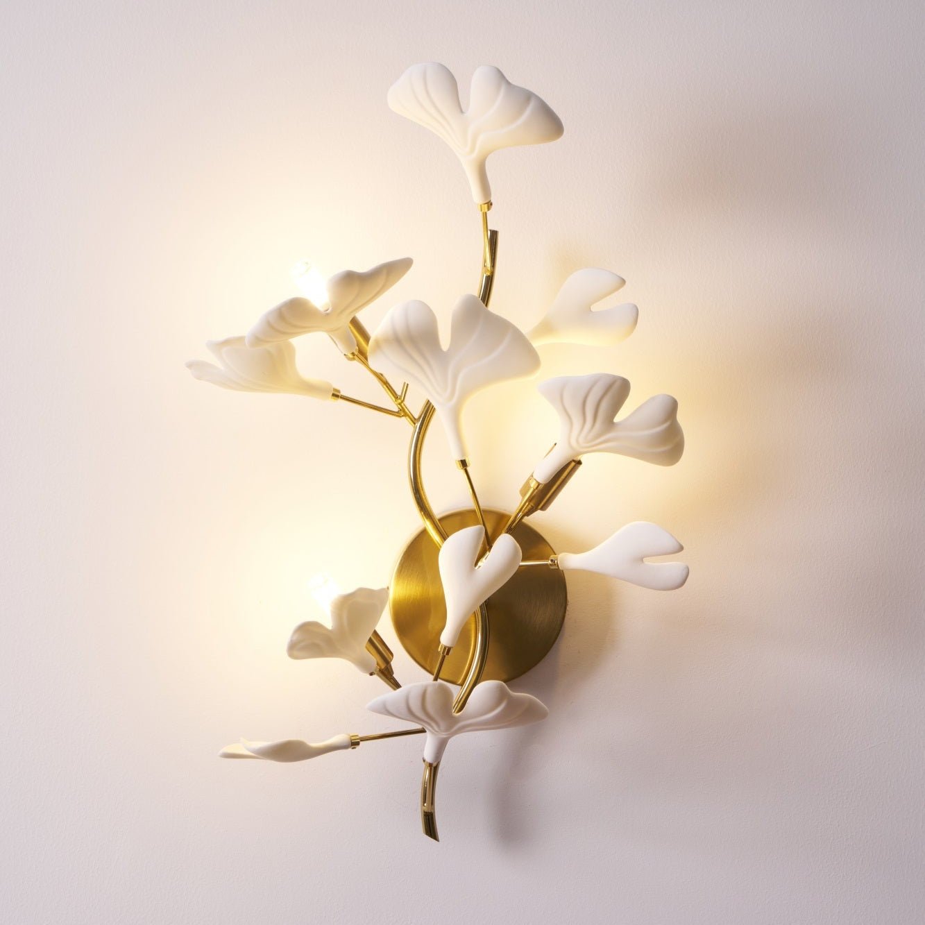 Oakes Postmodern Luxury Gingko Ceramics Wall Lamp