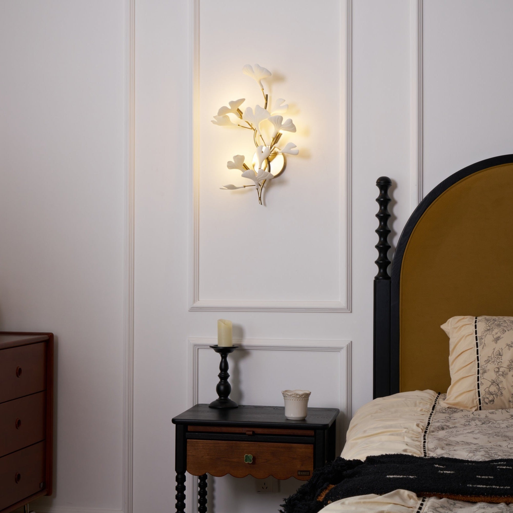 Oakes Postmodern Luxury Gingko Ceramics Wall Lamp