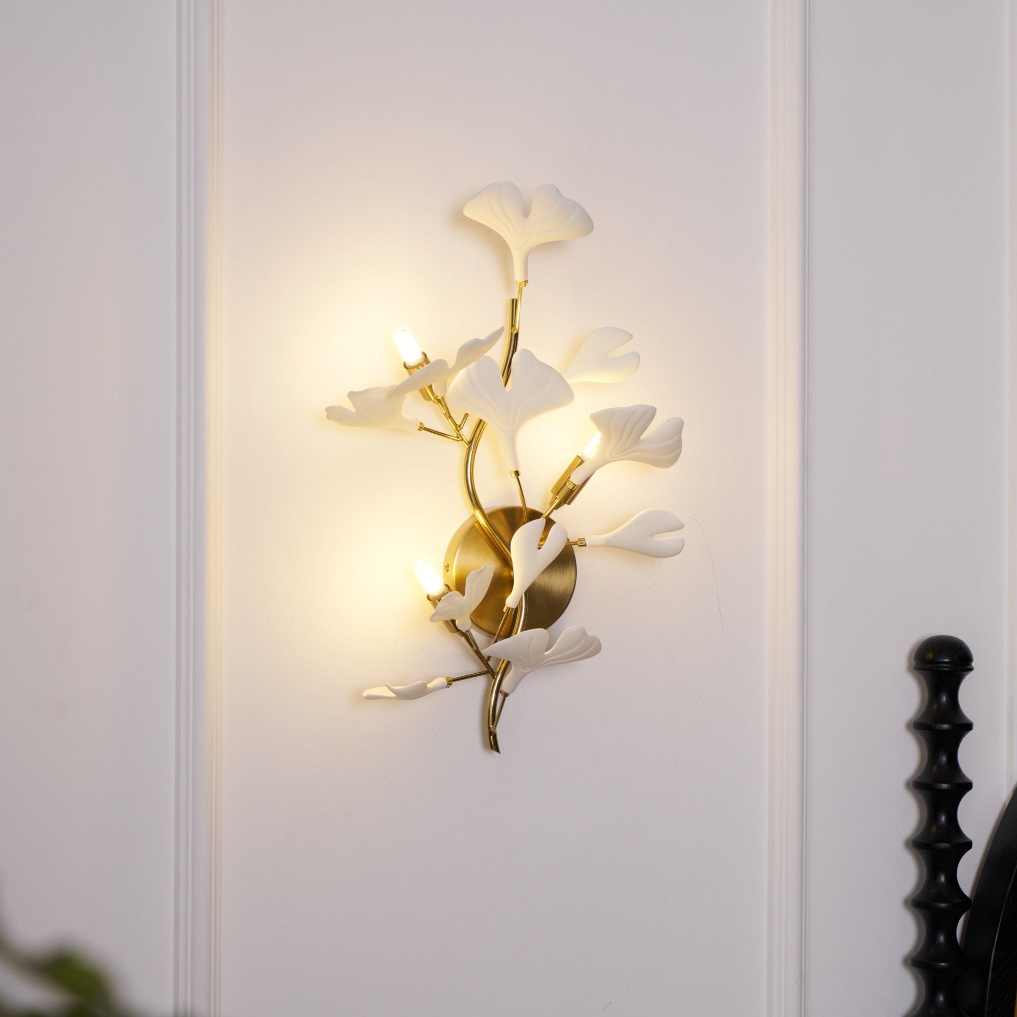 Oakes Postmodern Luxury Gingko Ceramics Wall Lamp