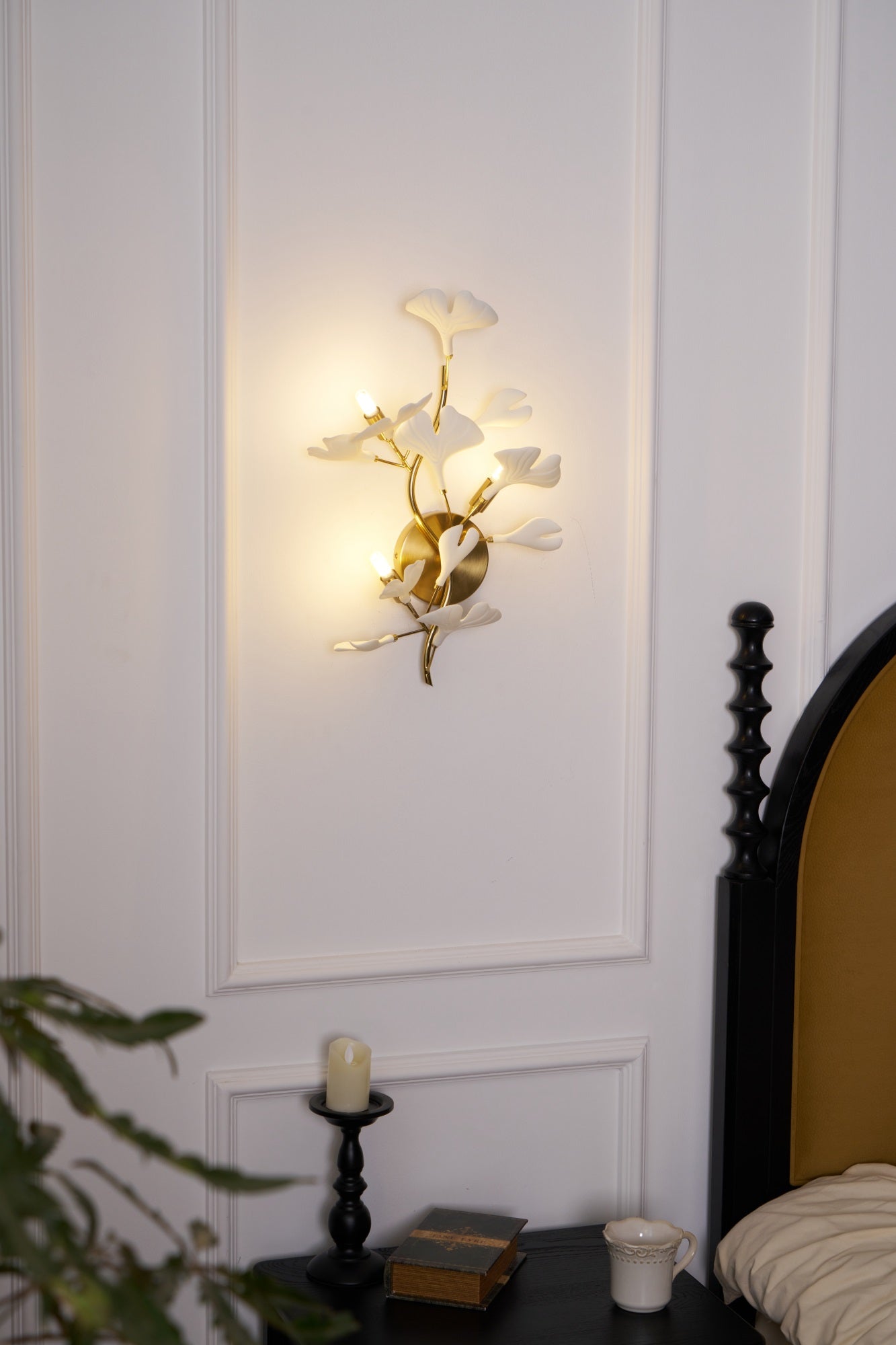 Oakes Postmodern Luxury Gingko Ceramics Wall Lamp