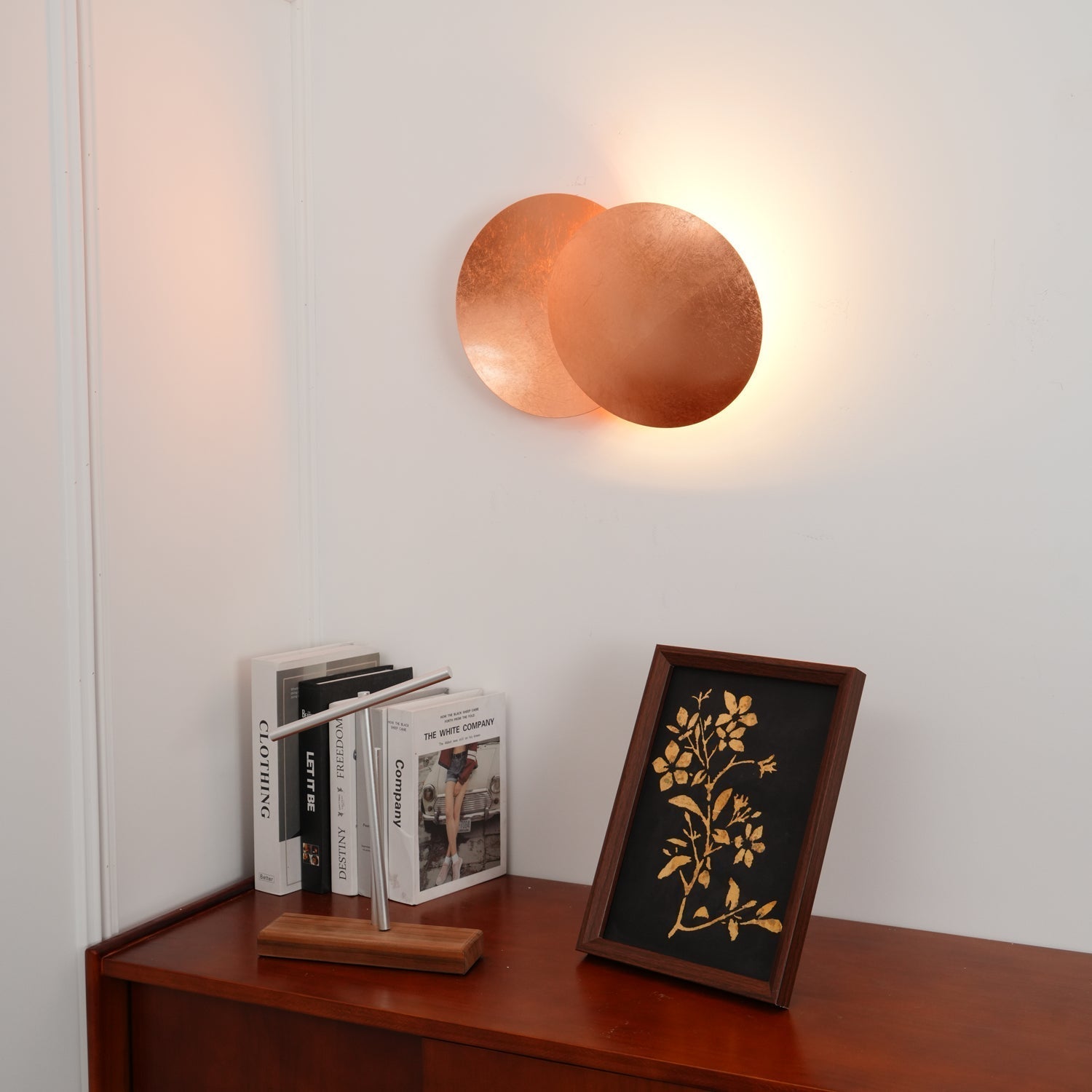 Fioris Modern Minimalist Art Wall Lamp