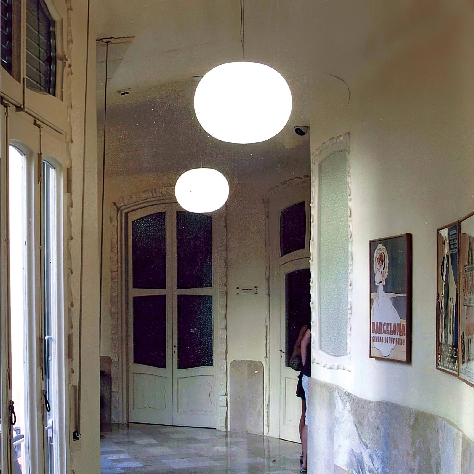Gysta Contemporary Glass Pendant Lamp