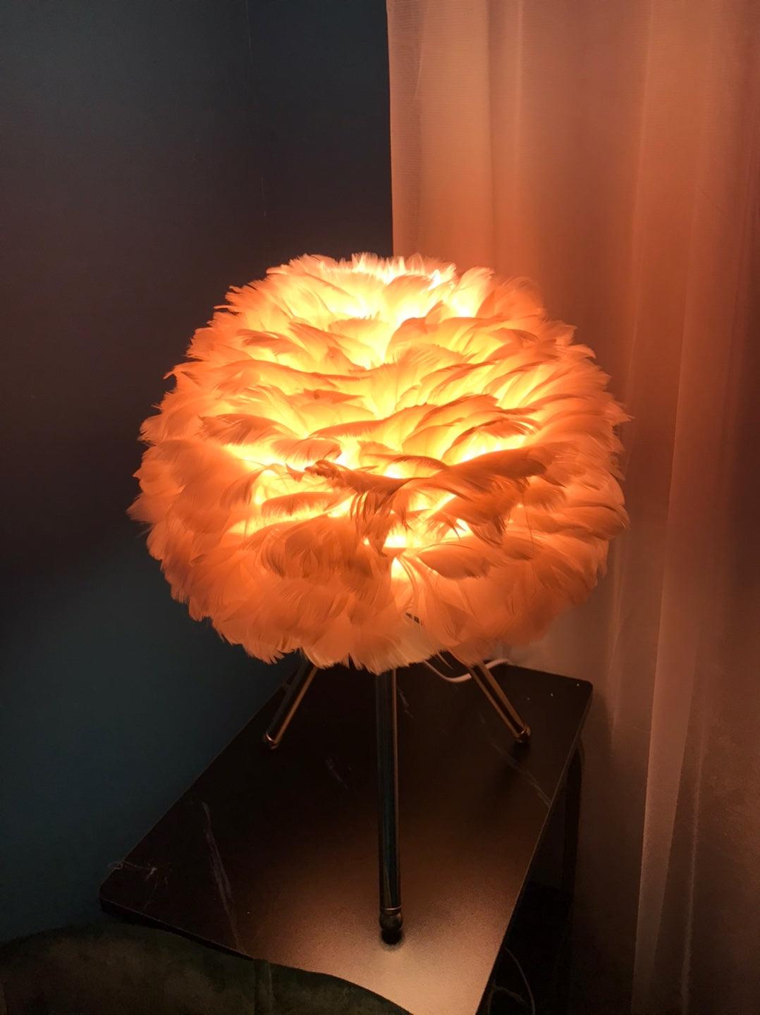 Nilo Feather Feminine Table Lamp - Neutral Decor