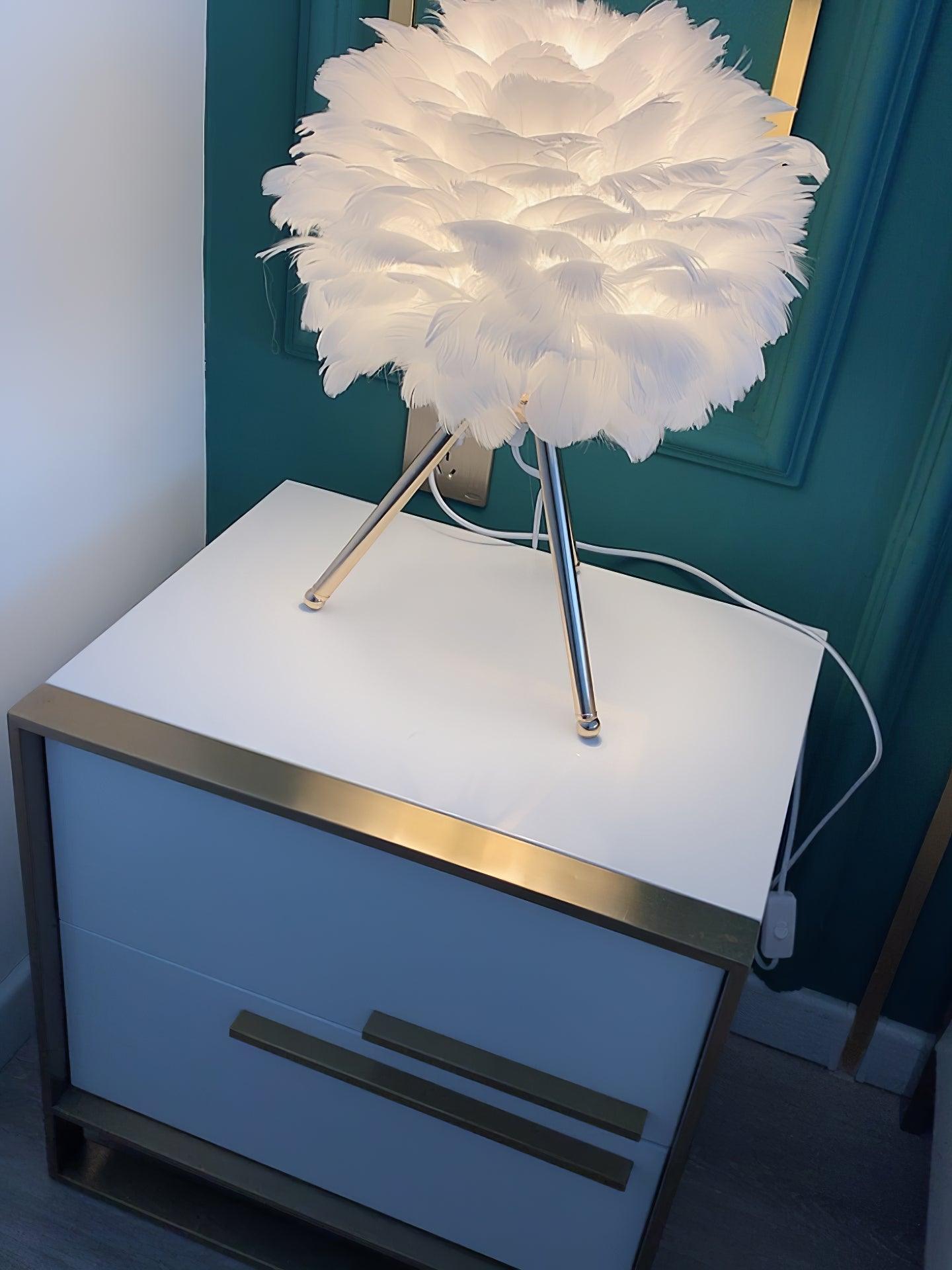 Nilo Feather Feminine Table Lamp - Neutral Decor
