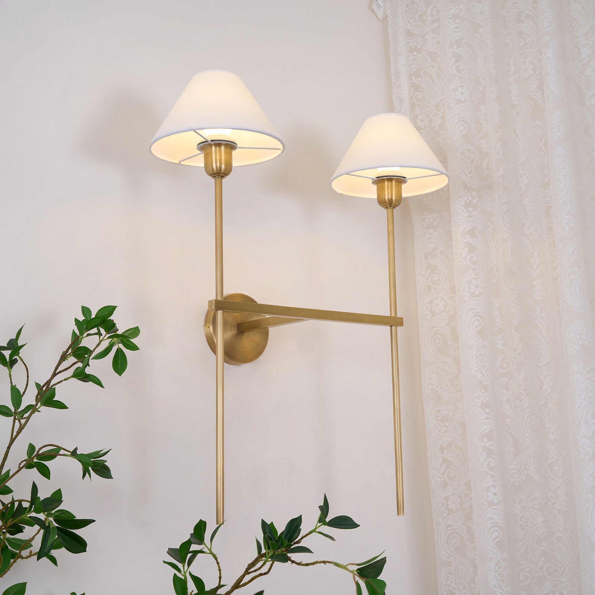 Orelisira Wall Lamp