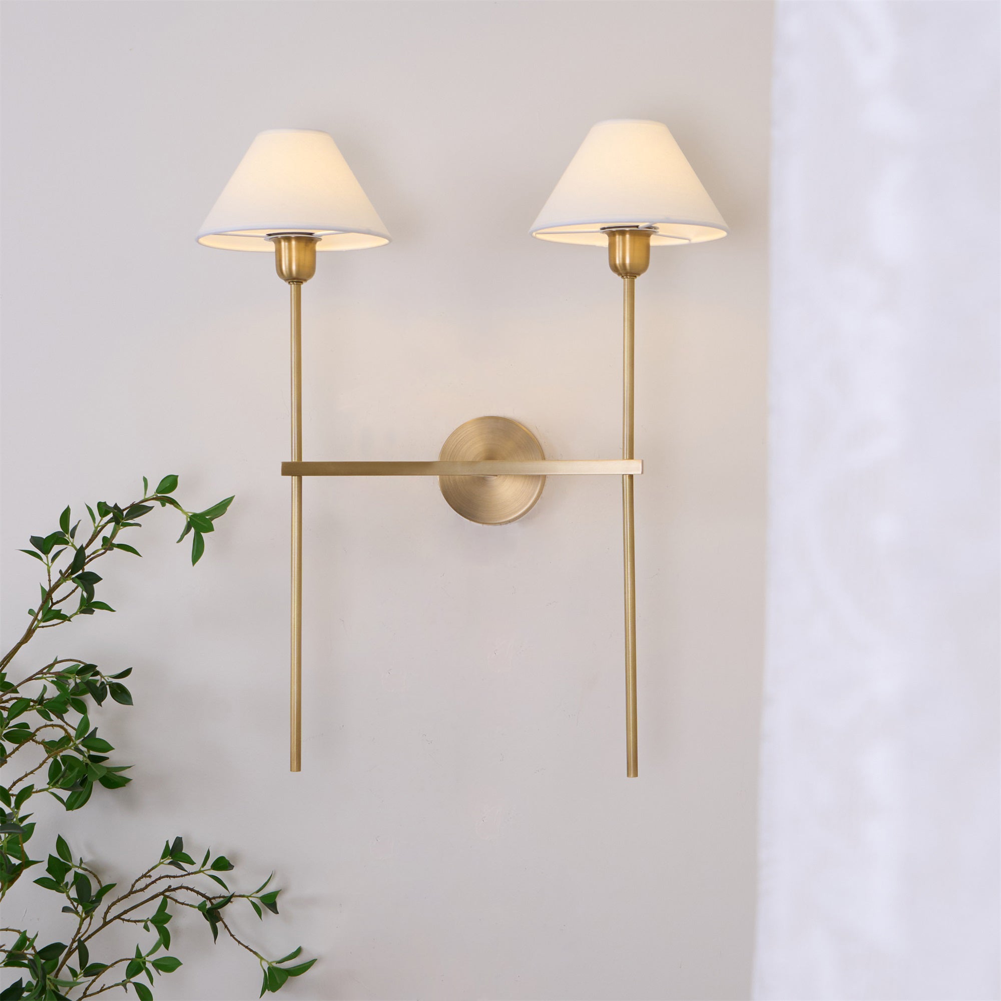 Orelisira Wall Lamp
