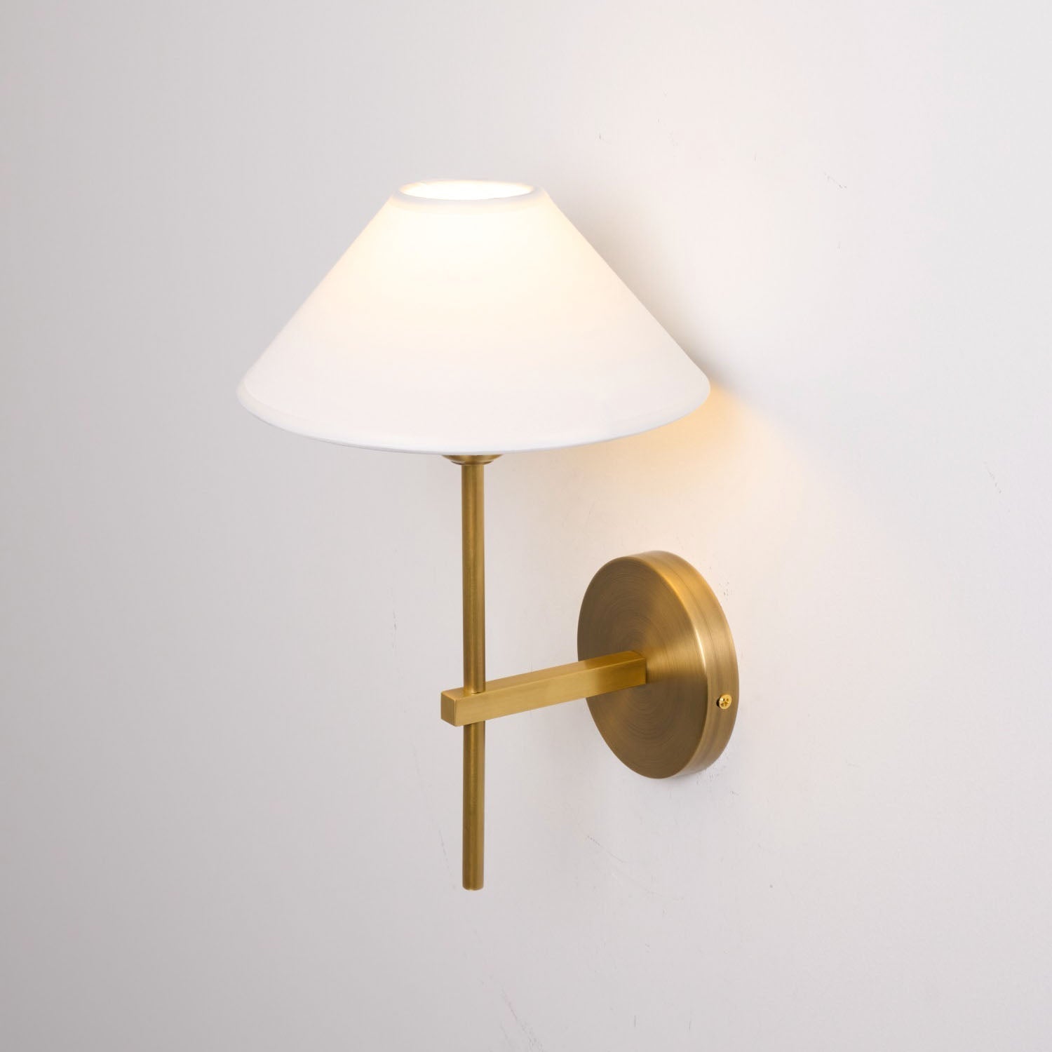 Orelisira Wall Lamp