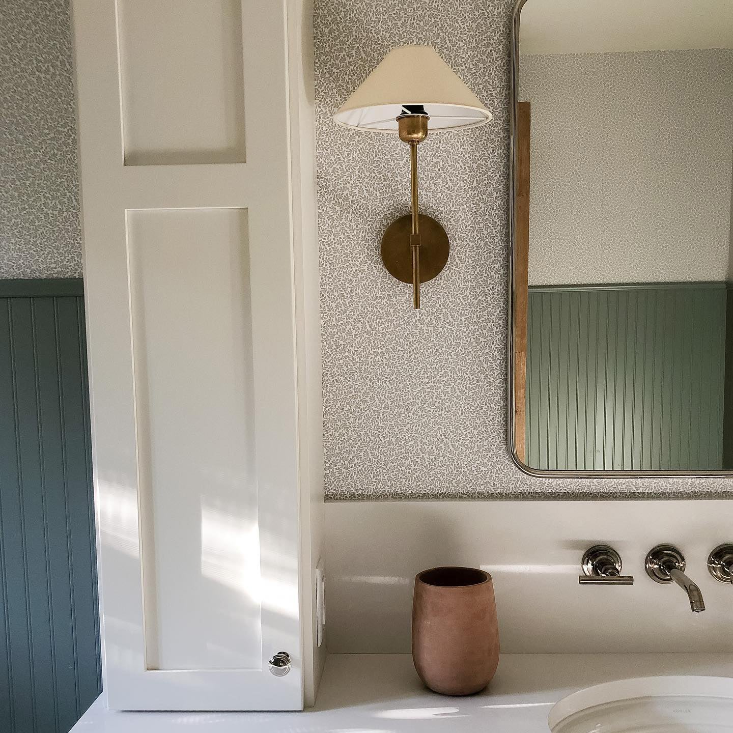 Orelisira Wall Lamp