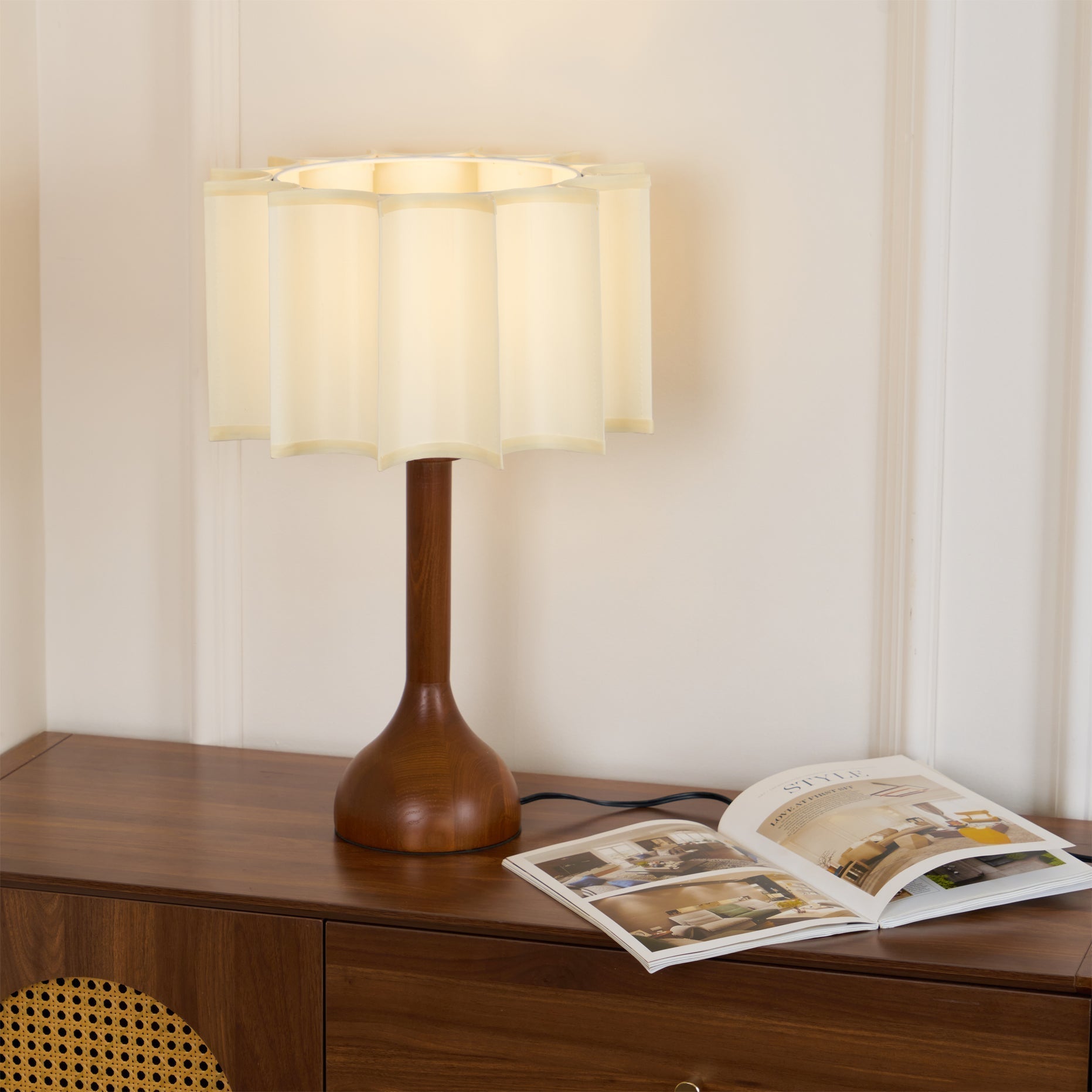 Livenq Wood Fabric Retro Table Lamp