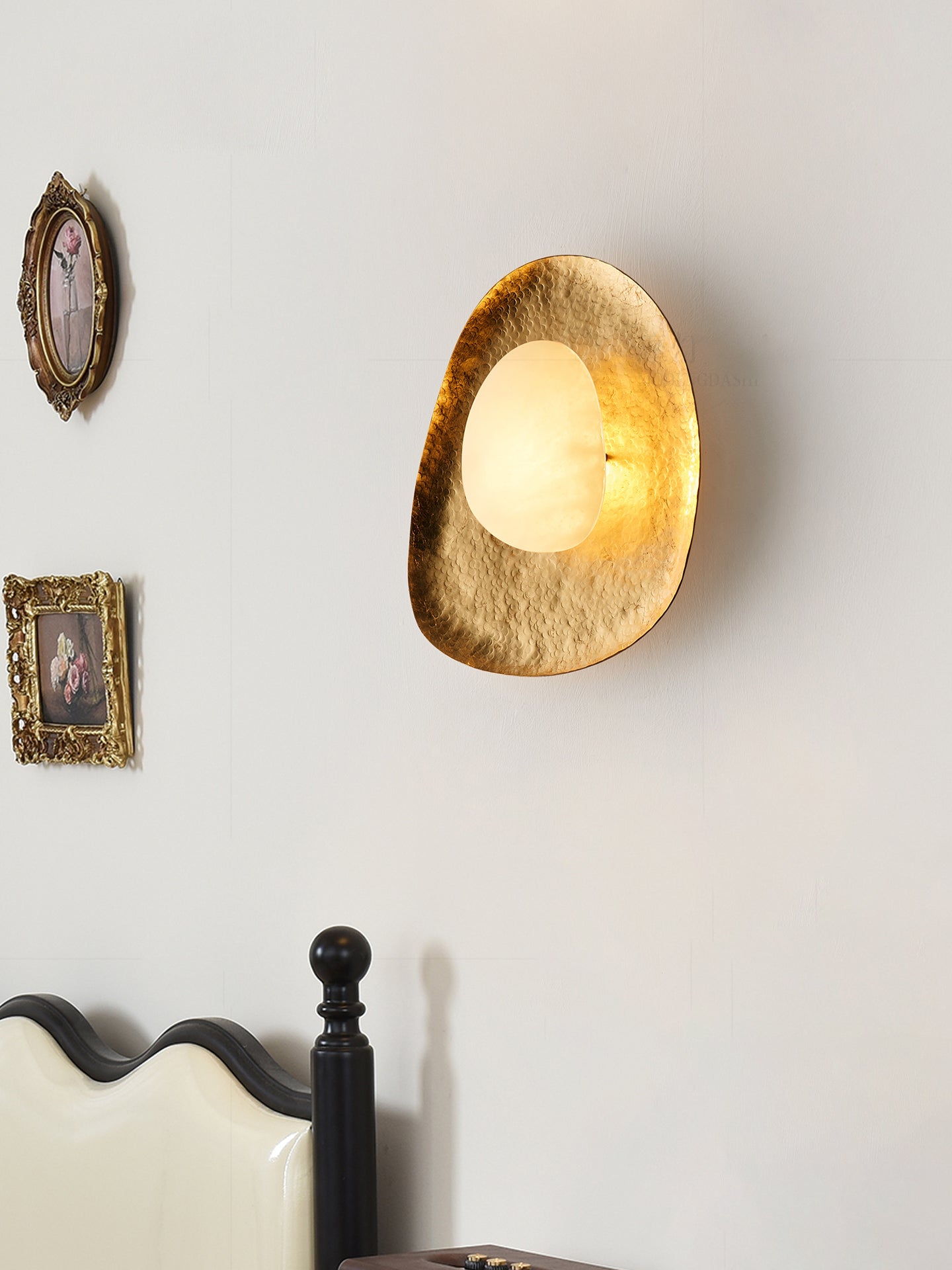 Terieaine Halo Aperture Wall Light