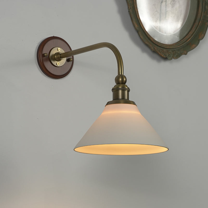 Liorivenne Wall Lamp