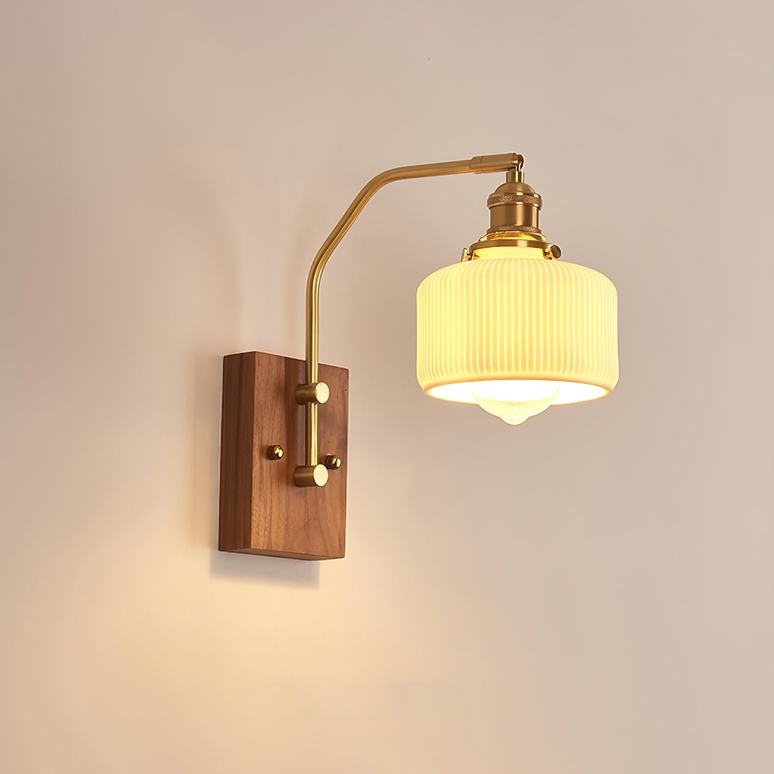 Umeris Elegance Vintage Walnut Wall Lamp