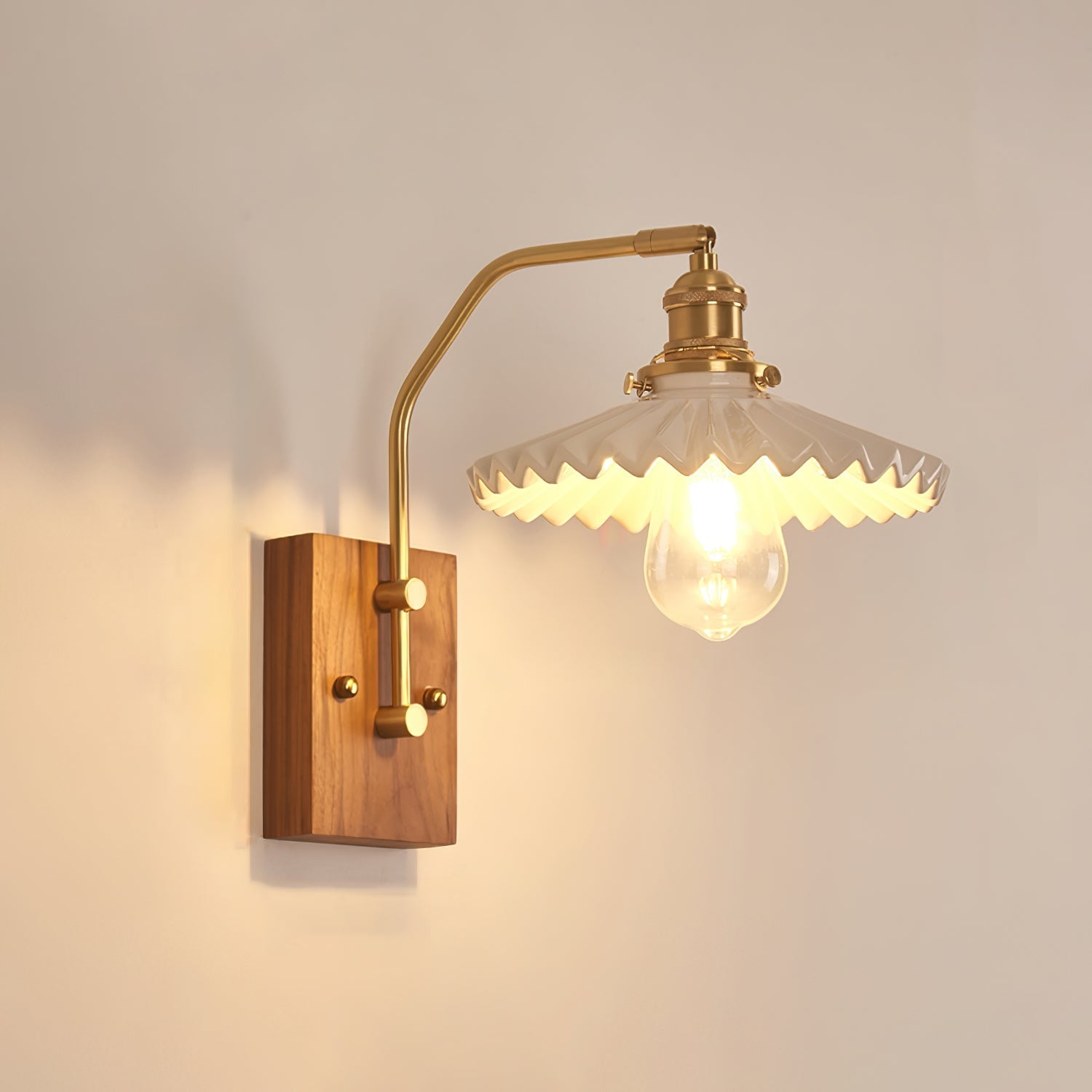 Umeris Elegance Vintage Walnut Wall Lamp