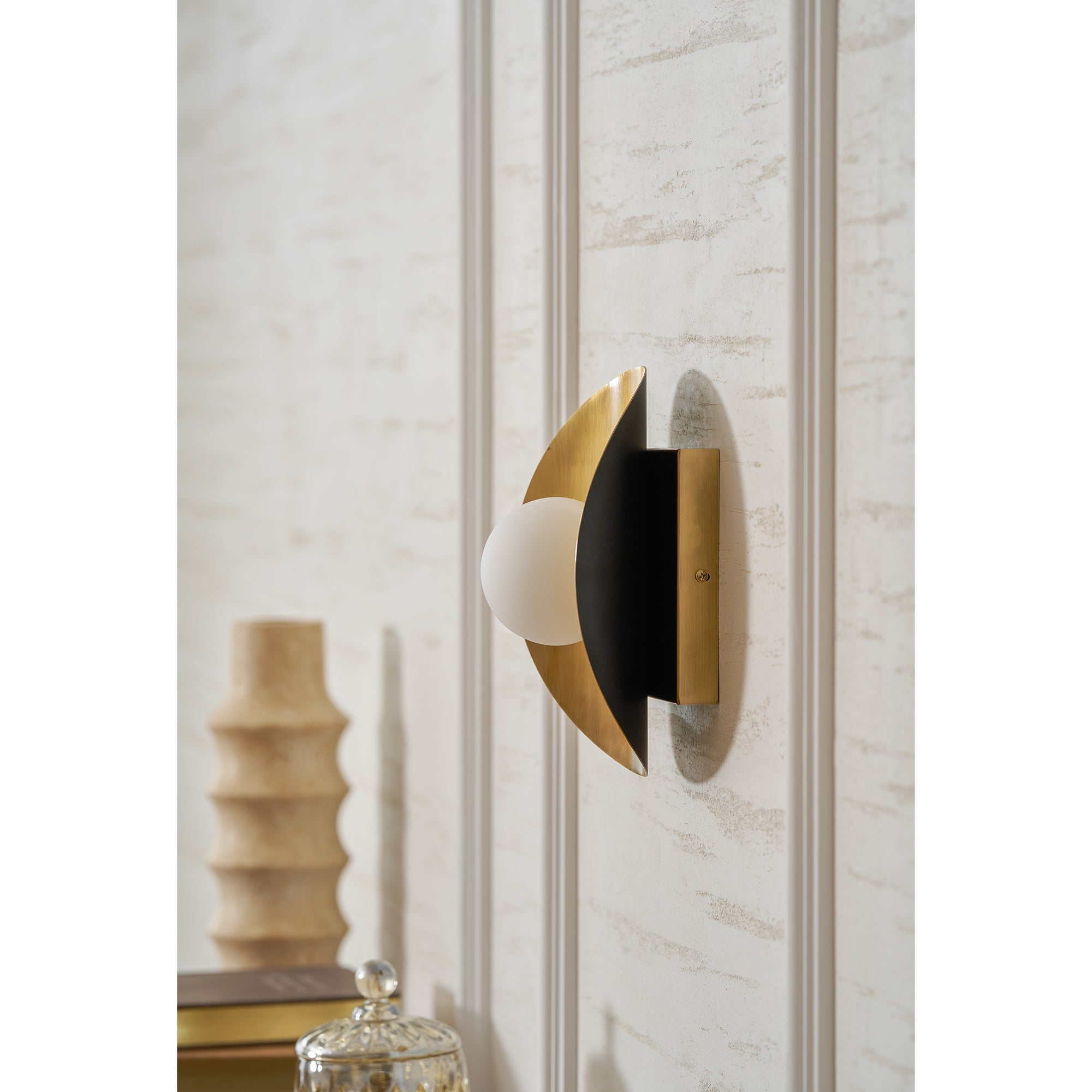 Caloielle Wall Lamp