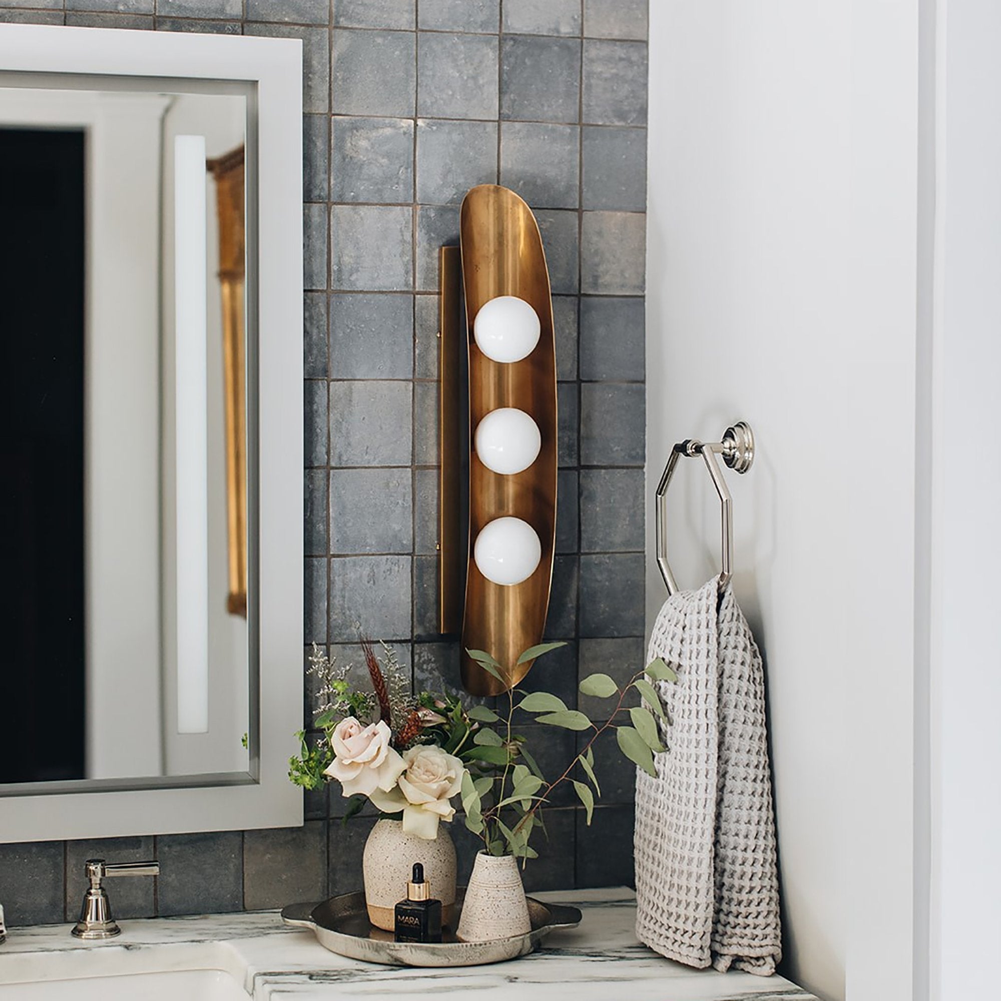 Caloielle Wall Lamp