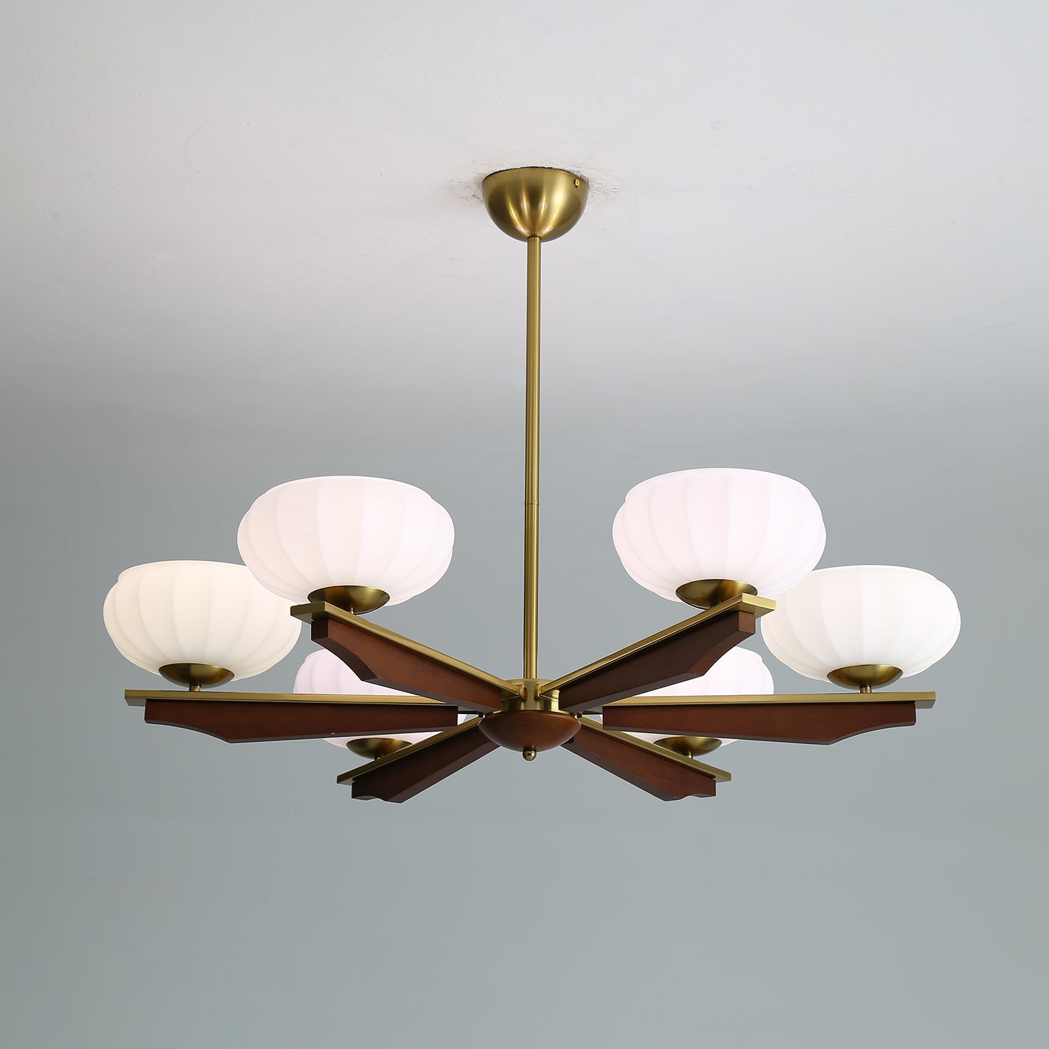 Uzoror Traditional Elegance Vintage Wood Chandelier
