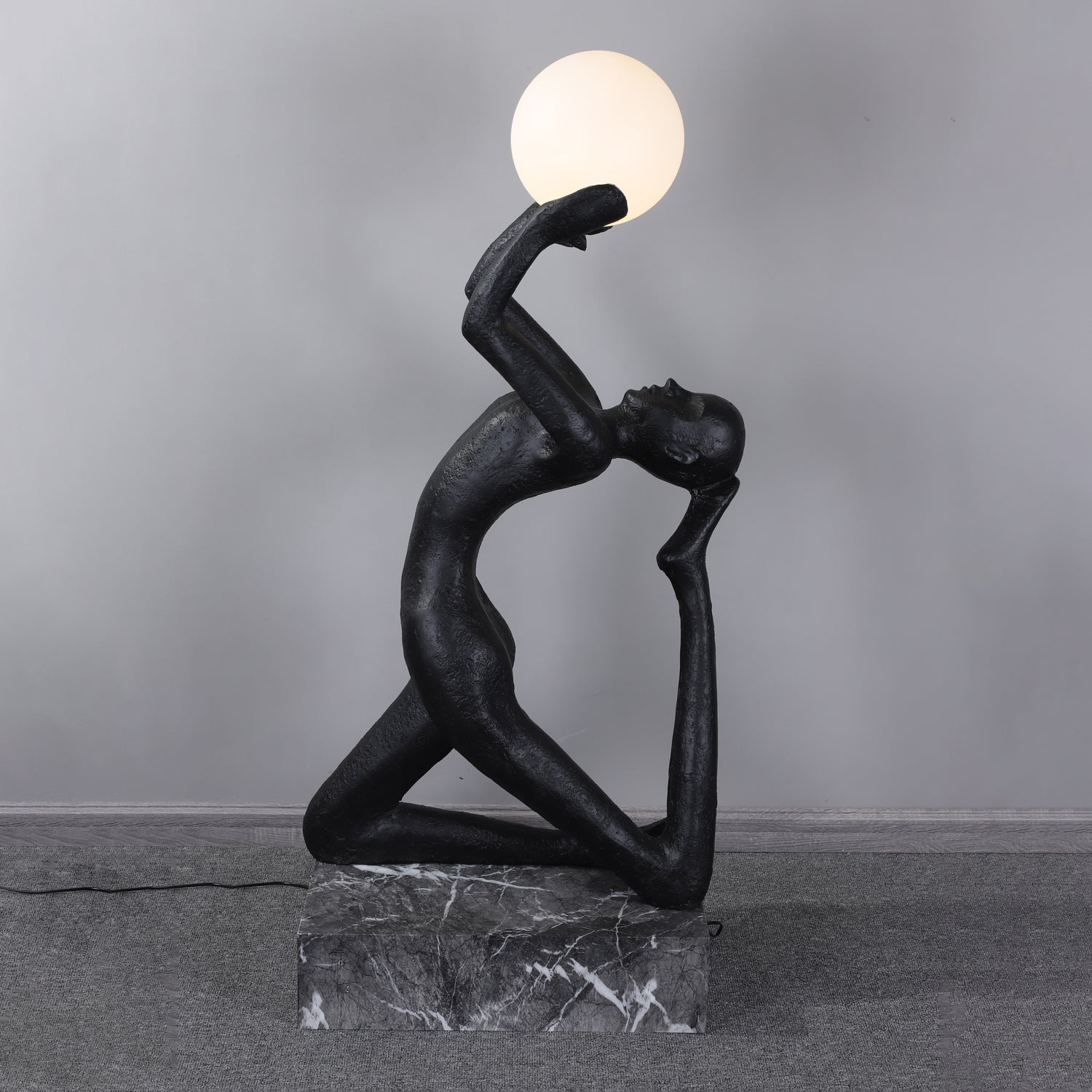 Evvinyra Contorted Black Floor Lamp