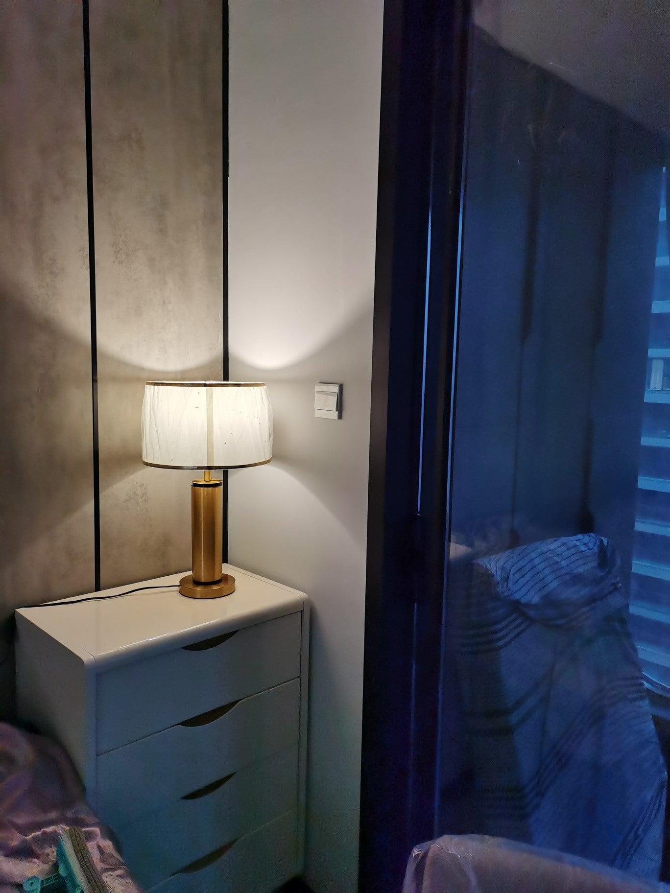 Cur Modern Table Lamp