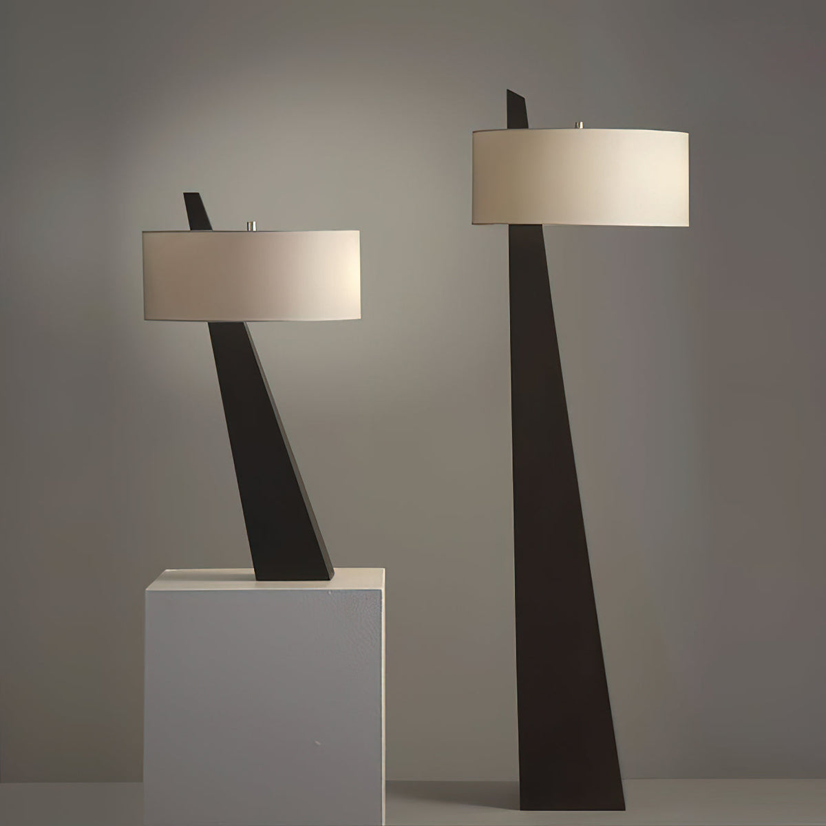 Avenalora Obelisk Table Lamp