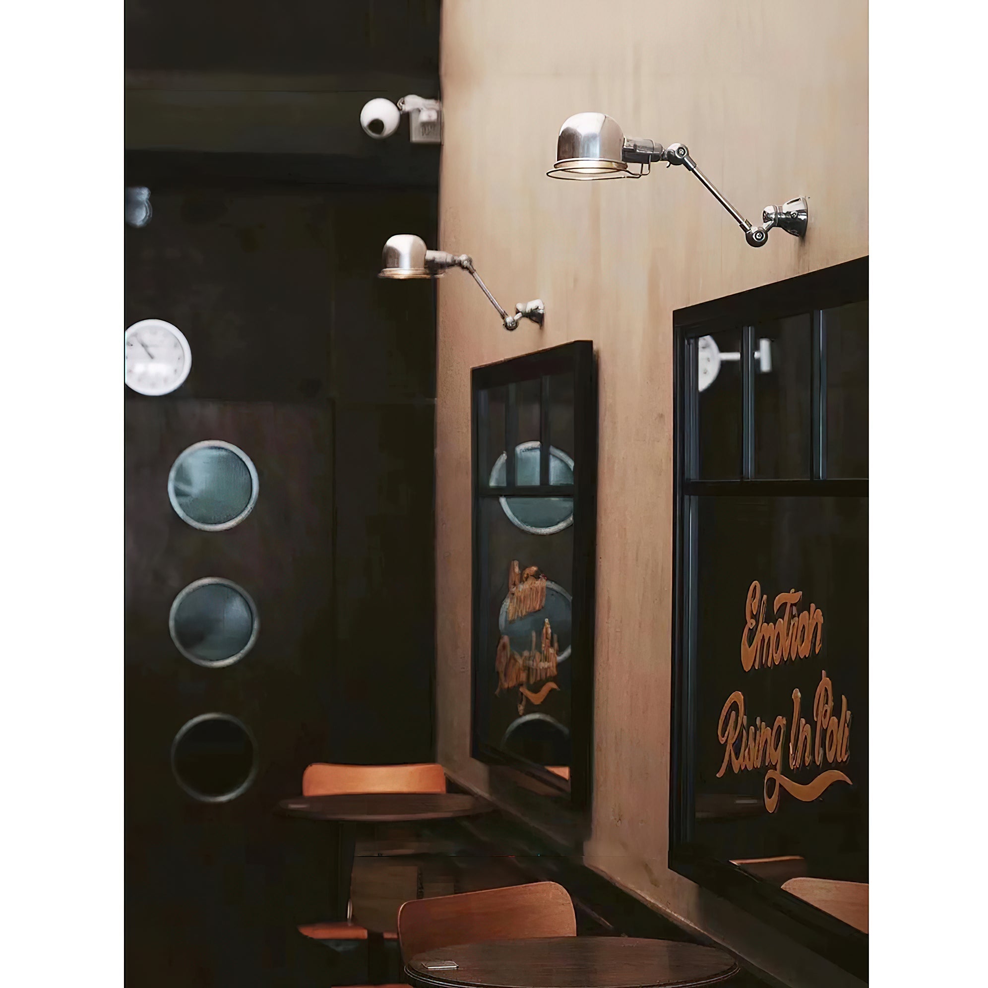 Vaughan Wall Lamp