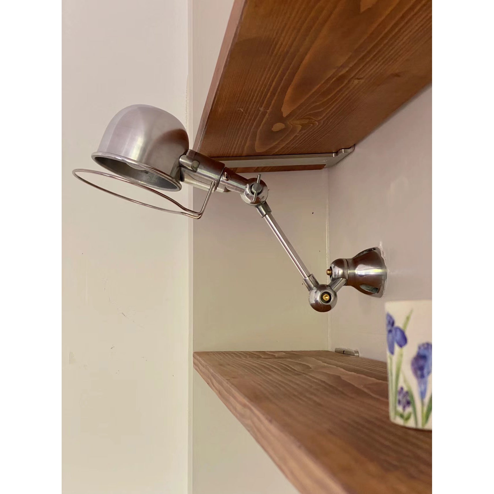 Vaughan Wall Lamp