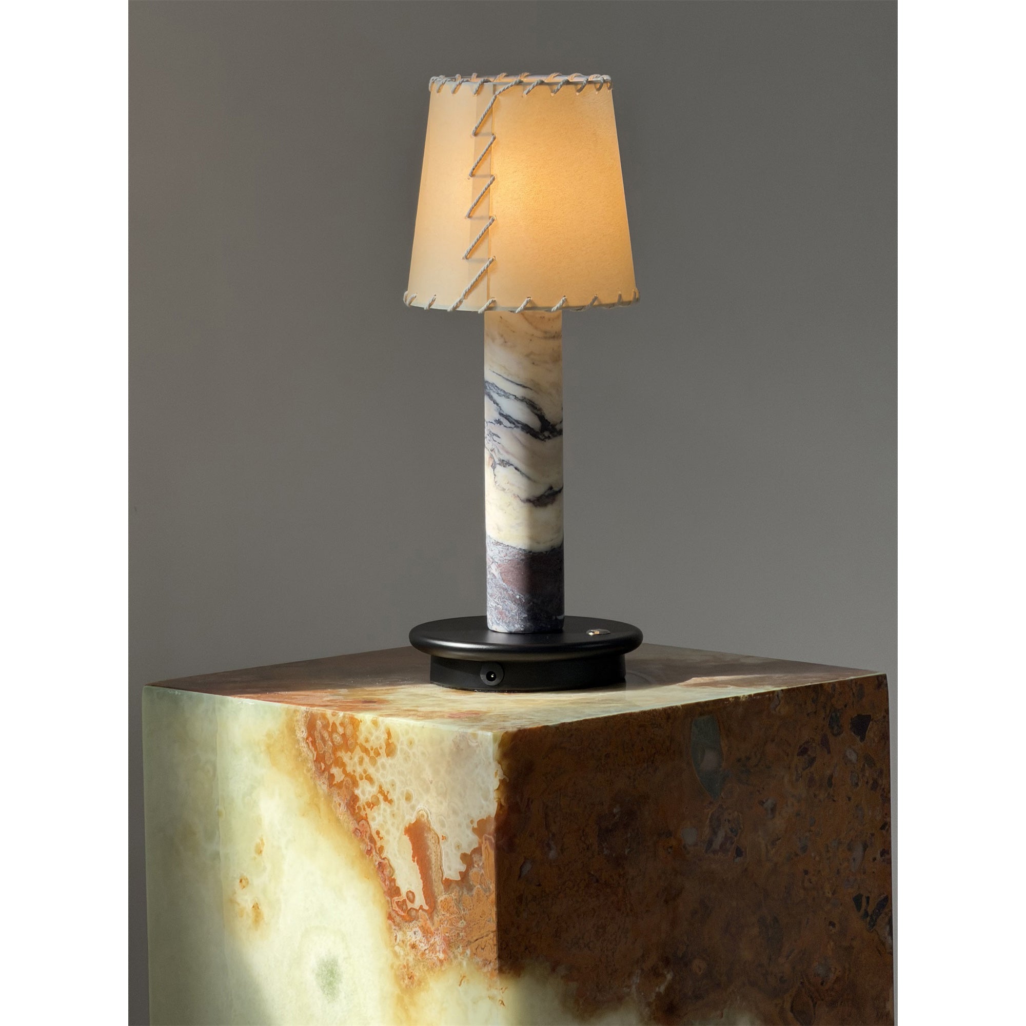 Viraerira Table Lamp