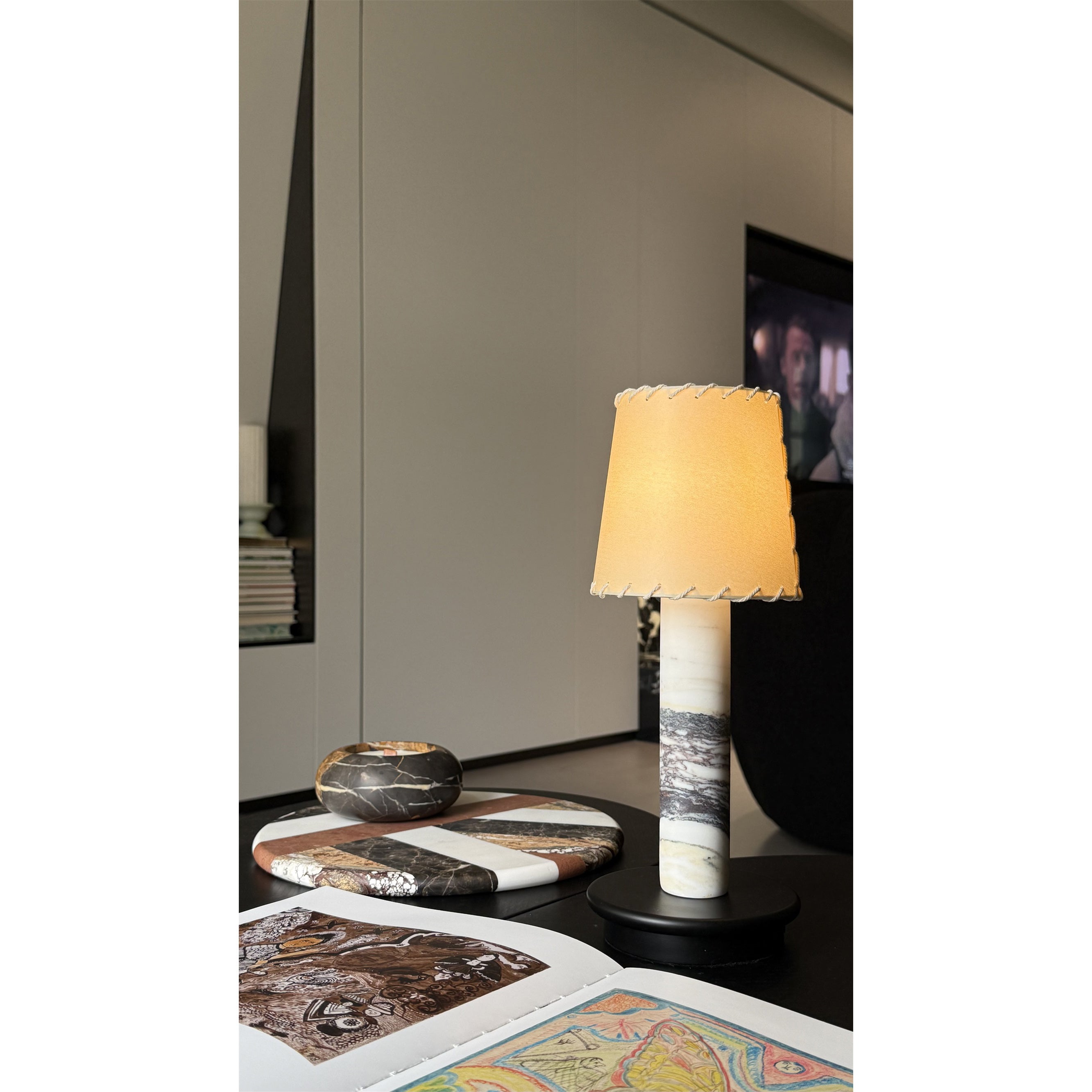 Viraerira Table Lamp