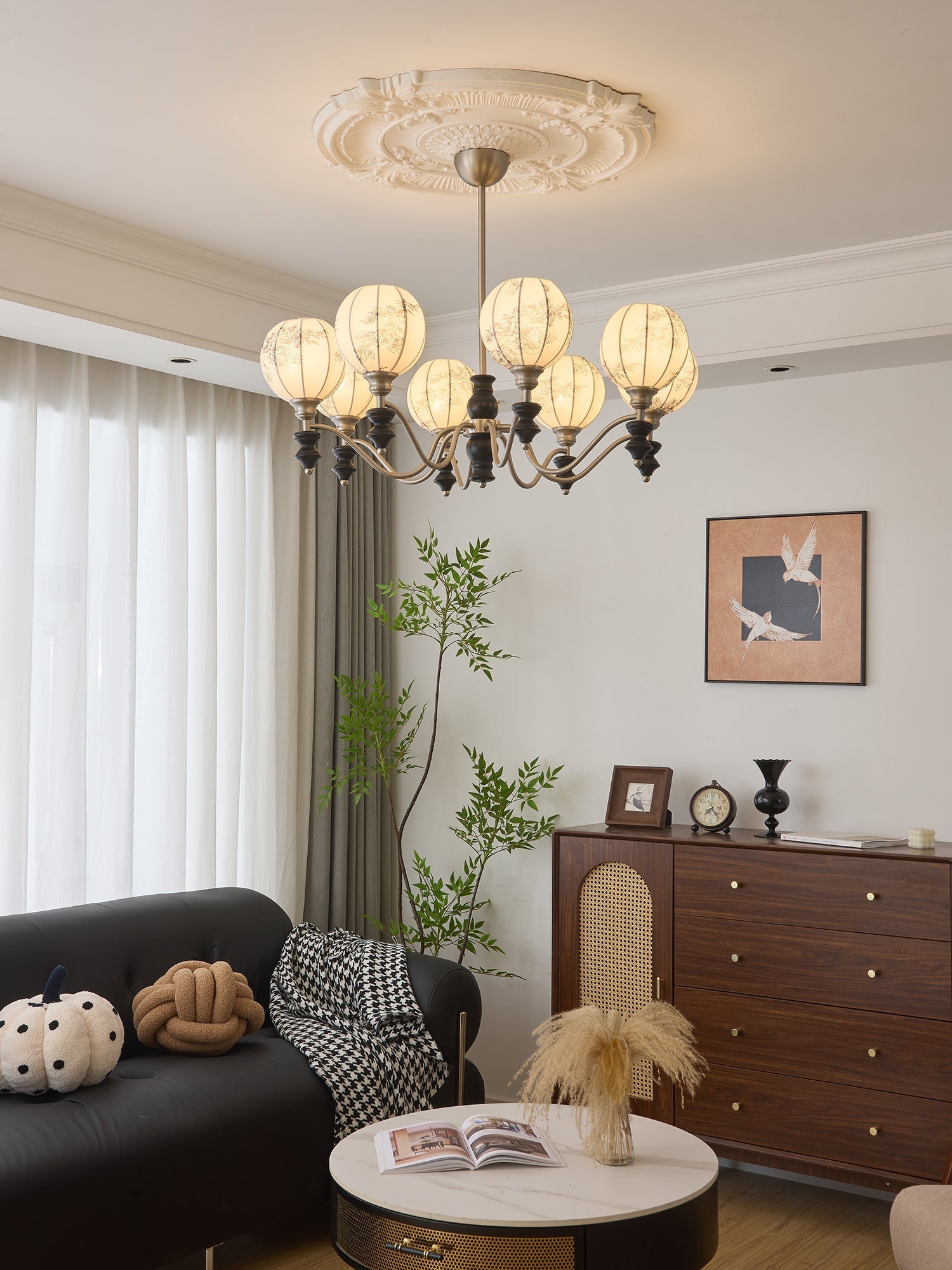 Osilan Traditional Elegance Vintage Wood Chandelier