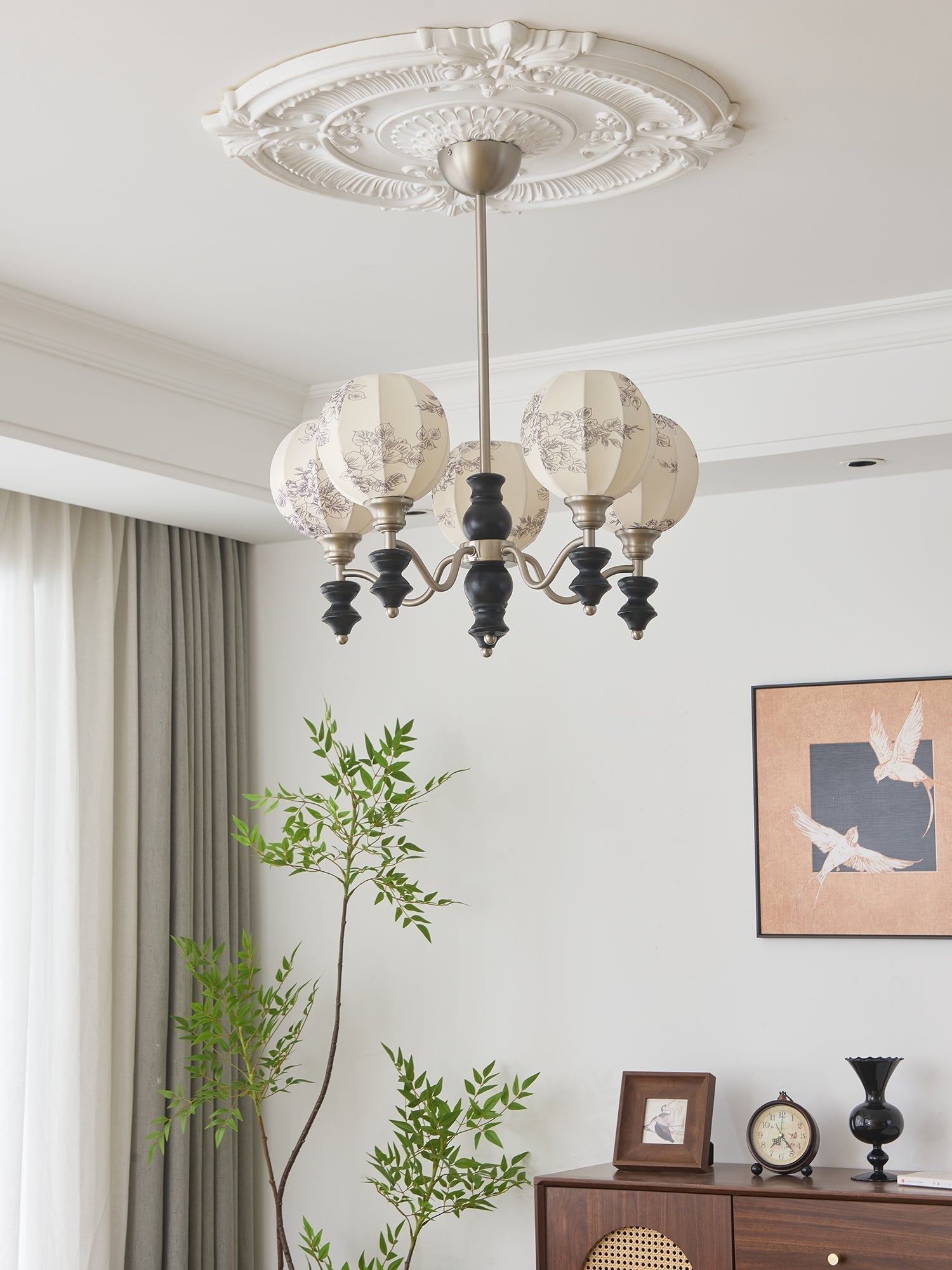 Osilan Traditional Elegance Vintage Wood Chandelier