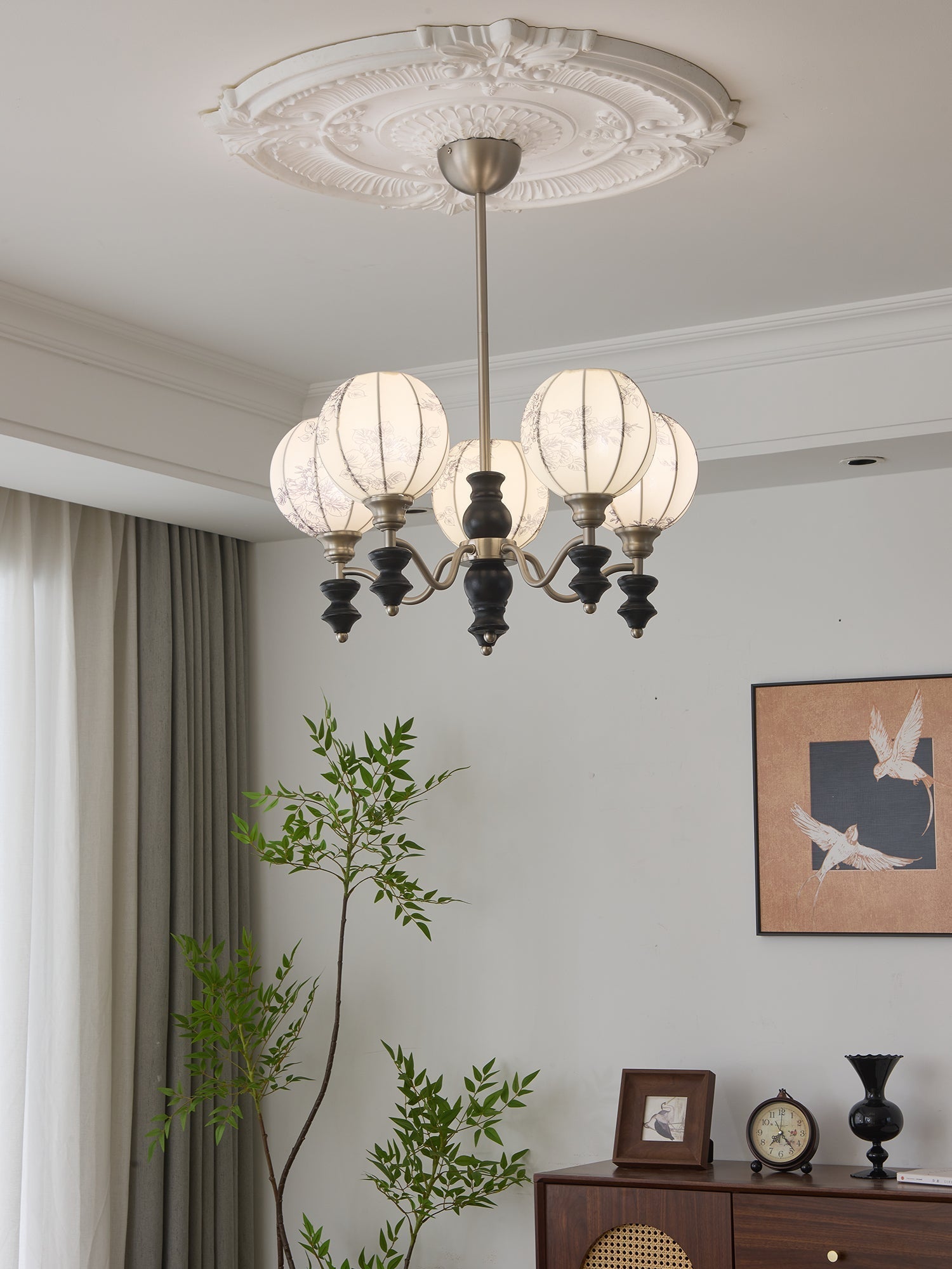 Osilan Traditional Elegance Vintage Wood Chandelier