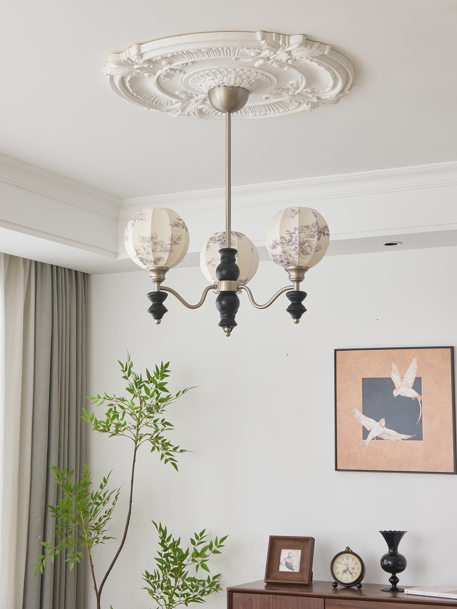 Osilan Traditional Elegance Vintage Wood Chandelier